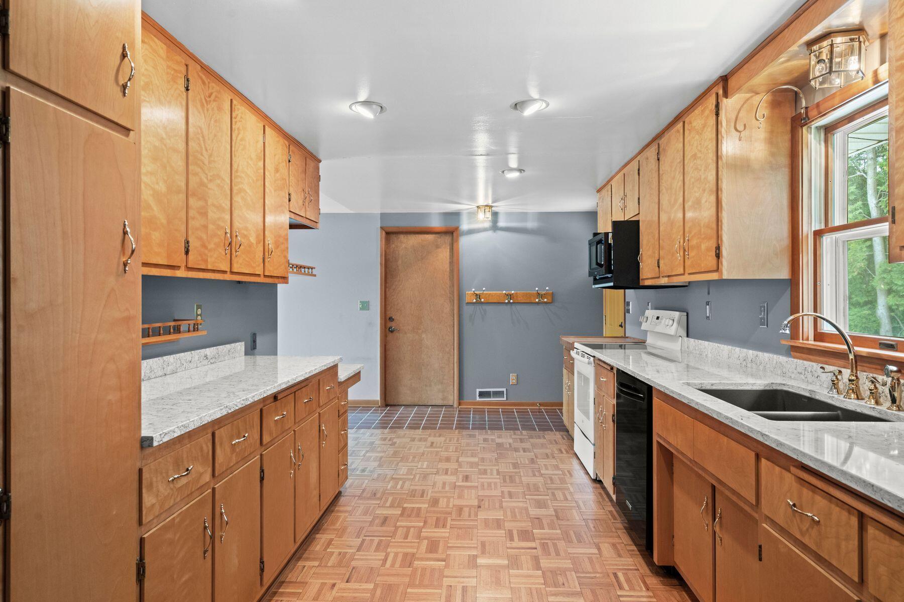 600 Lombard Ave