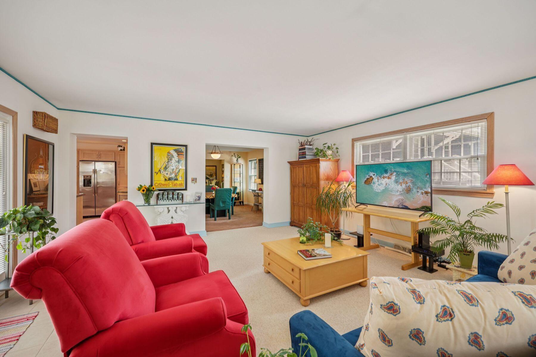 5961 N Lake Dr