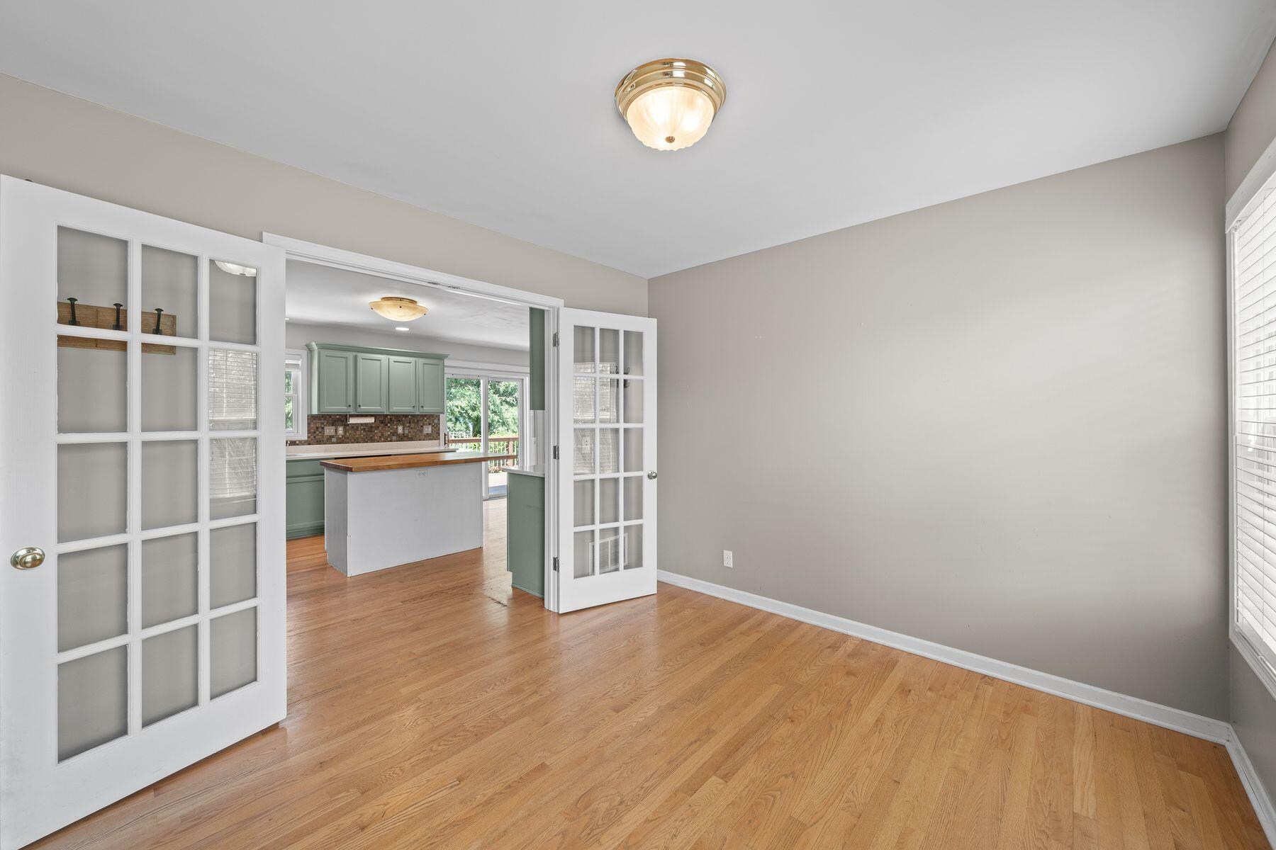 406 Lakewood Dr