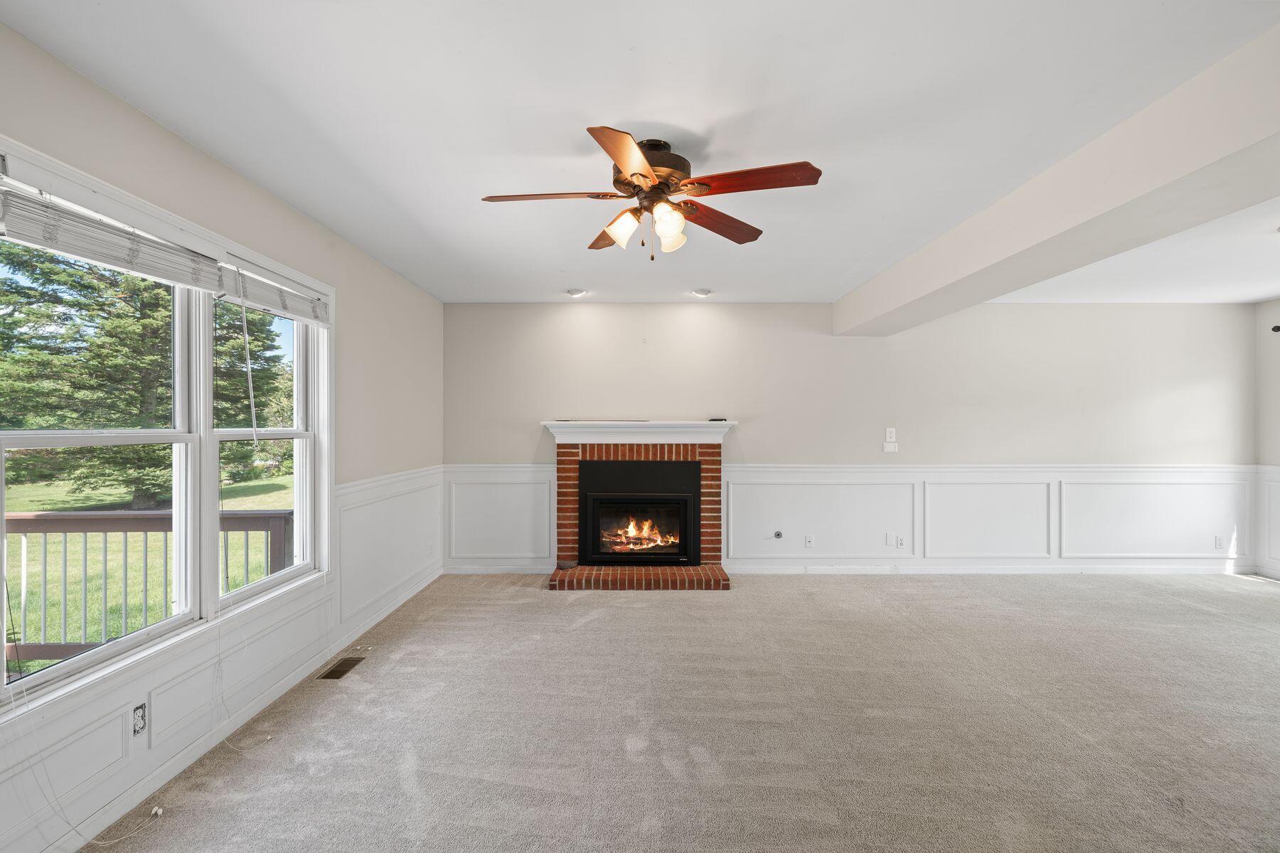 406 Lakewood Dr