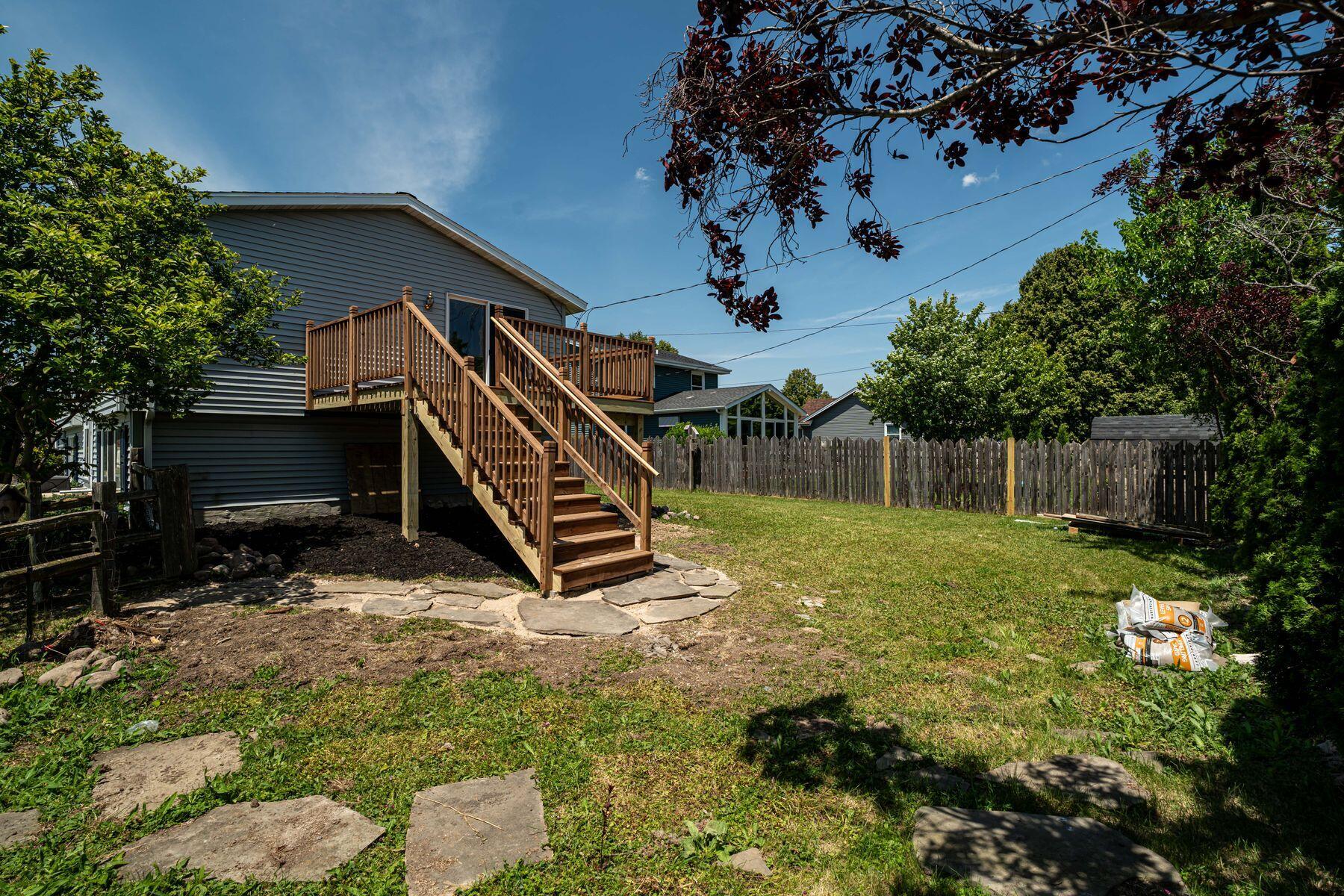 9316 Broadway Dr