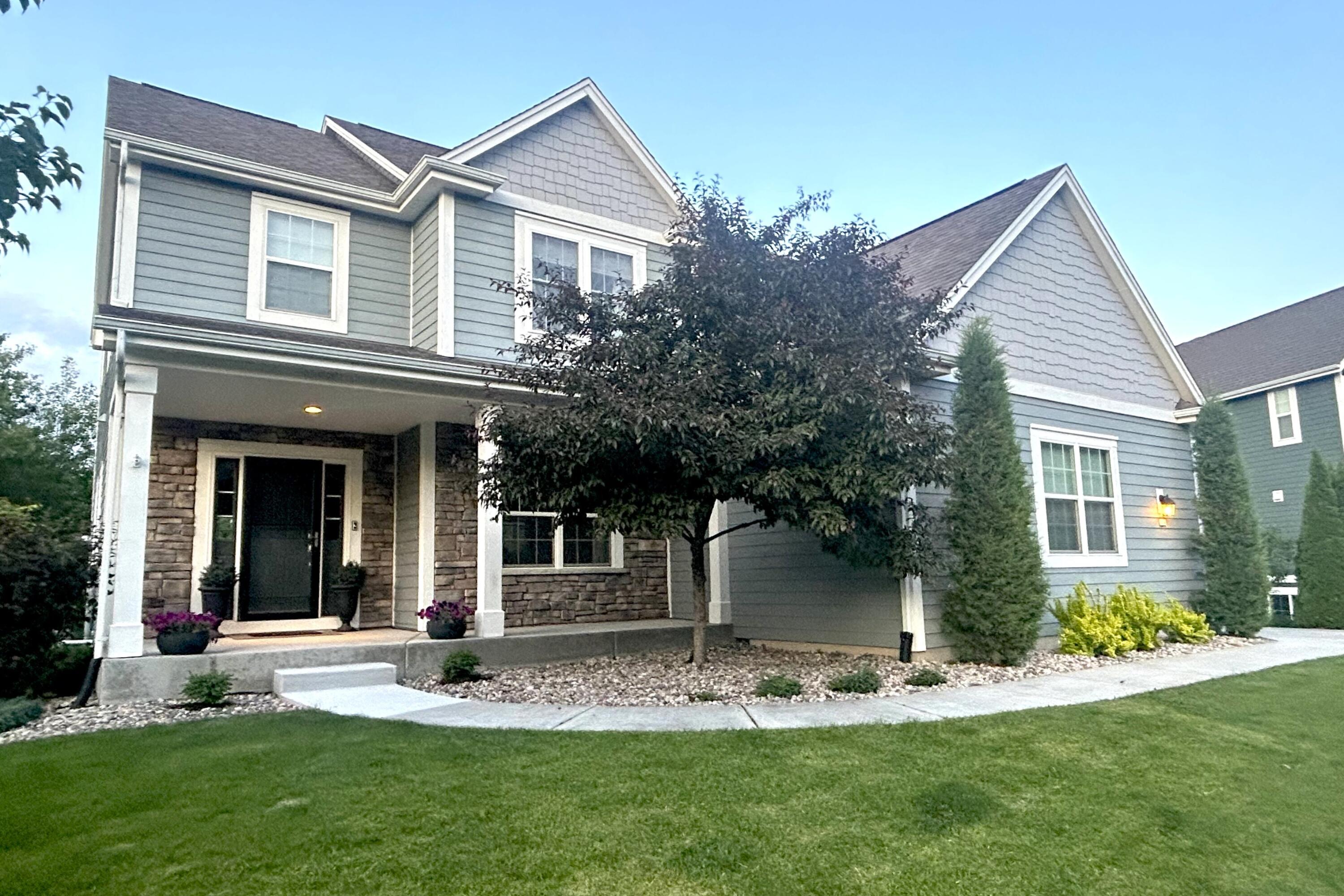 614 Sanctuary Ln