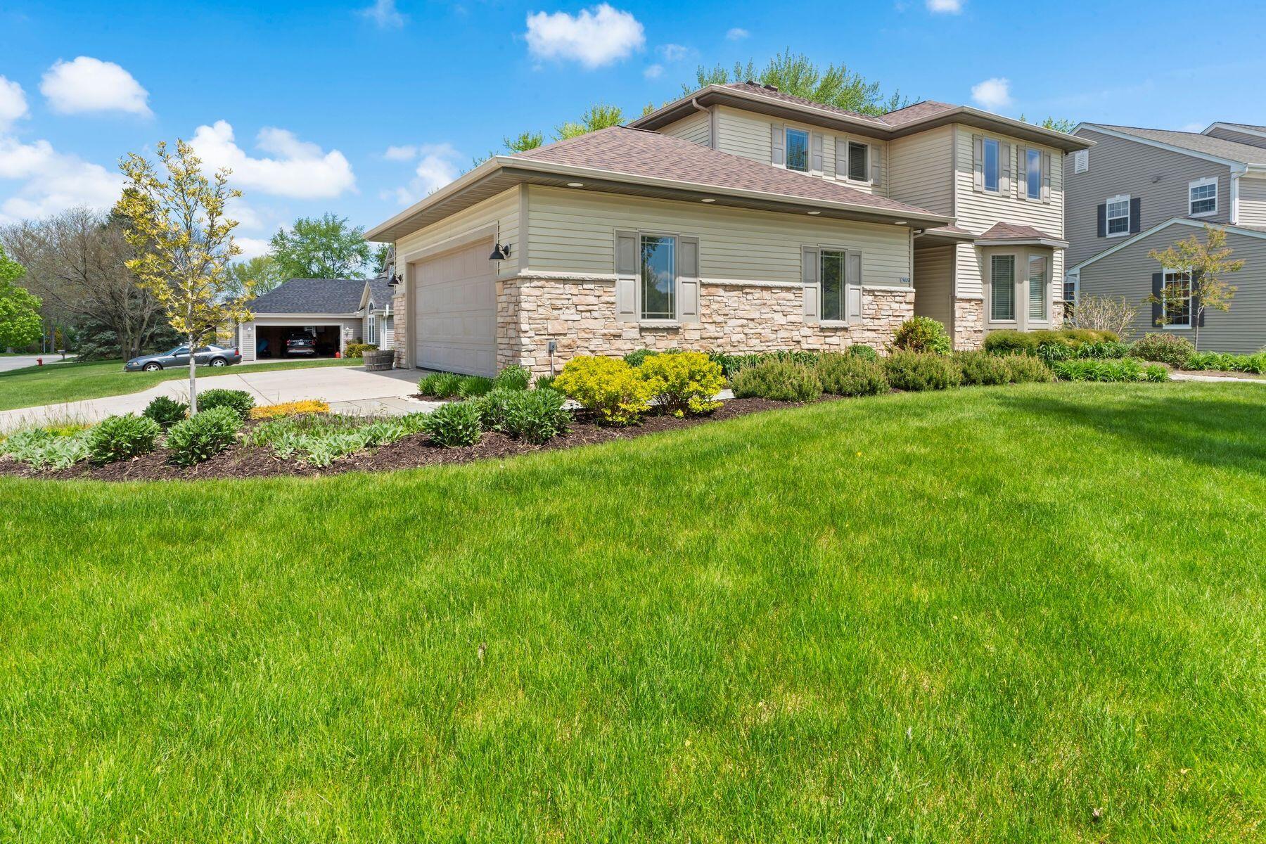 7605 W Windrush Ln
