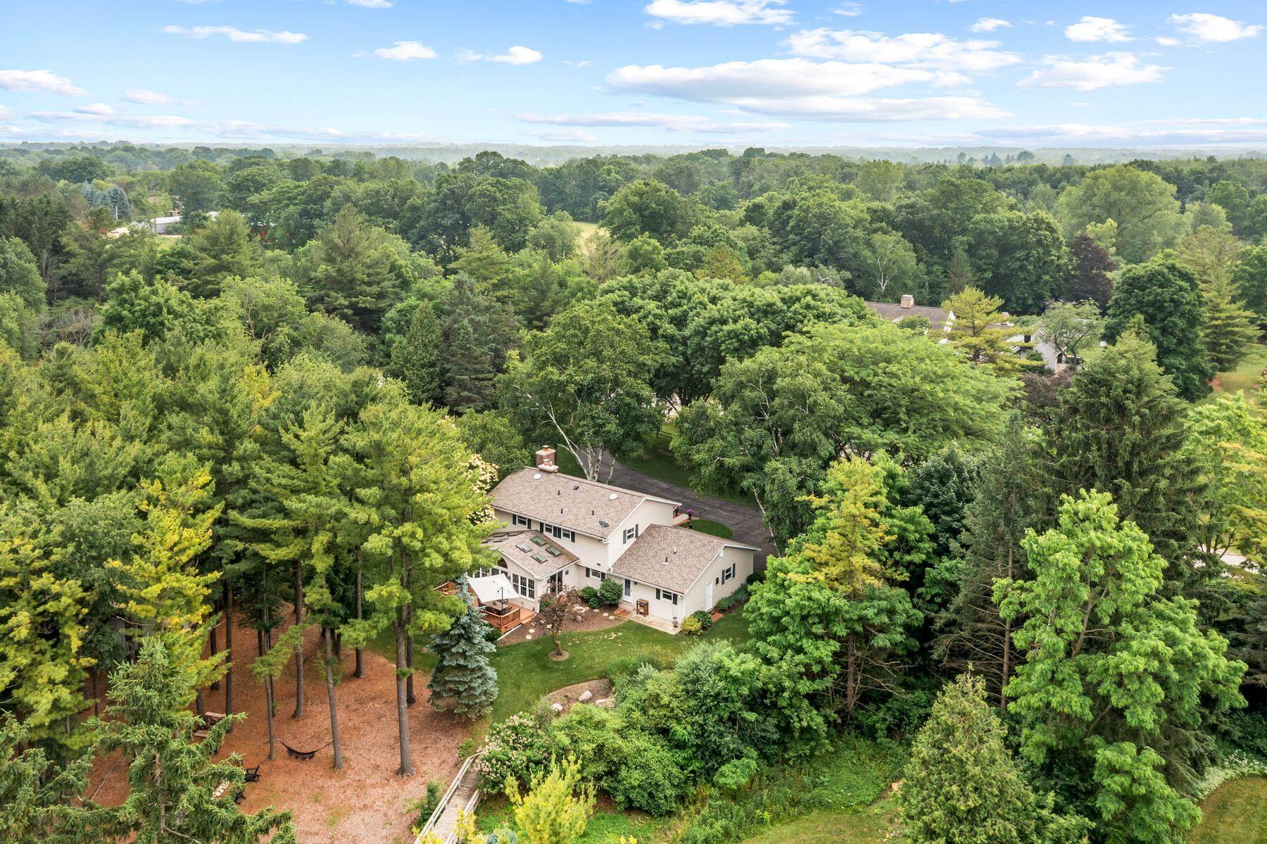10930 Hidden Valley Dr