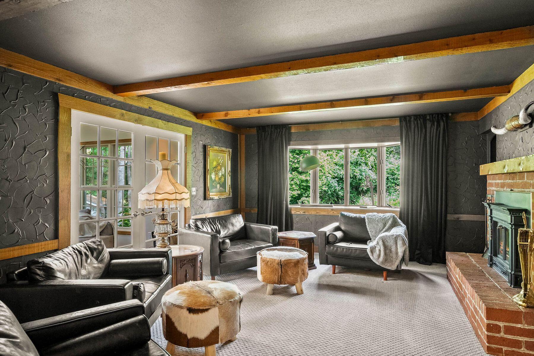 10930 Hidden Valley Dr