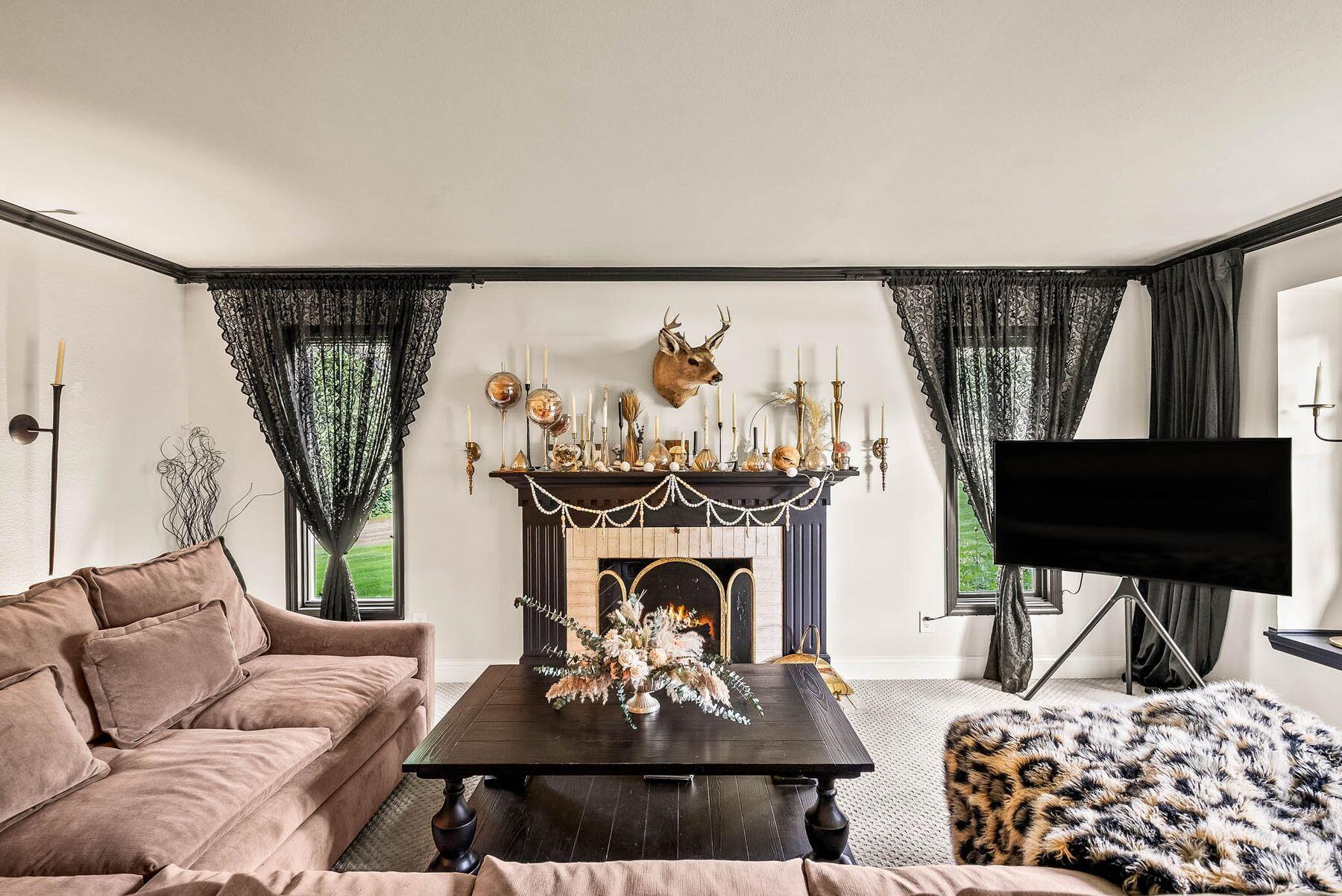 10930 Hidden Valley Dr