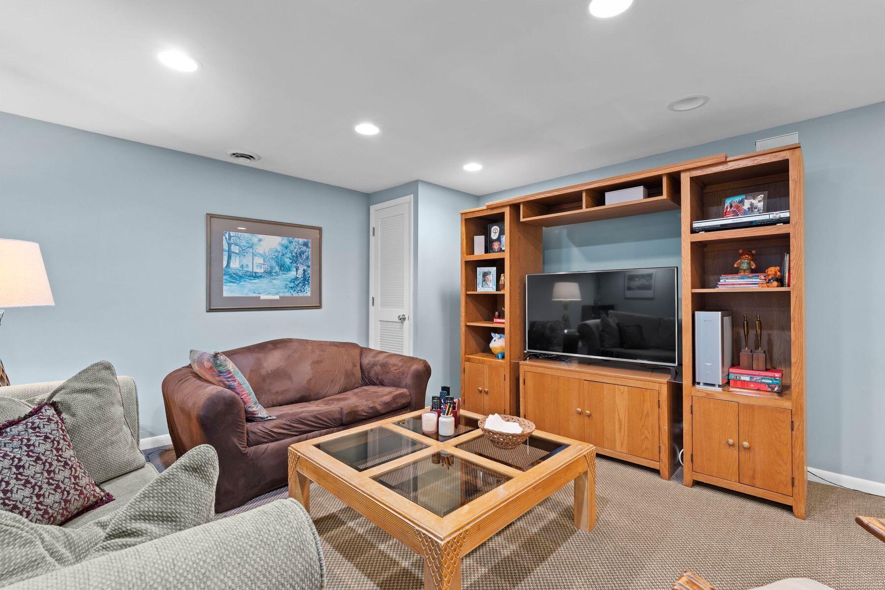 21330 Almesbury Ct
