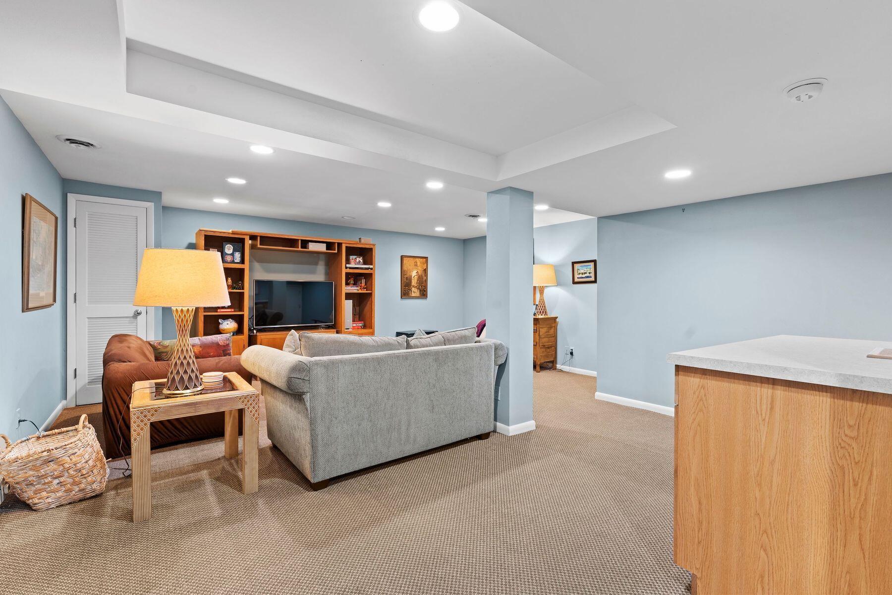 21330 Almesbury Ct