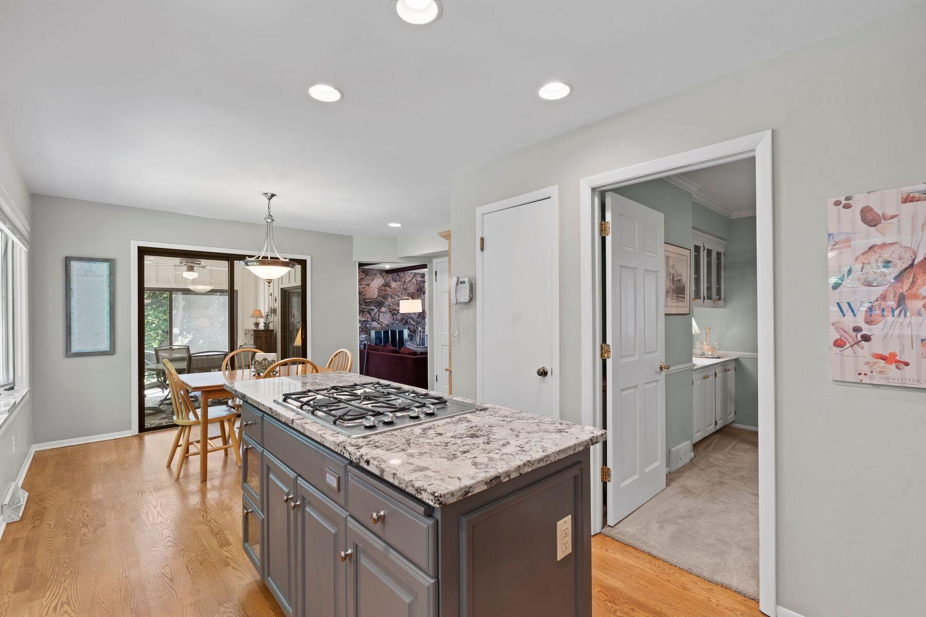 21330 Almesbury Ct