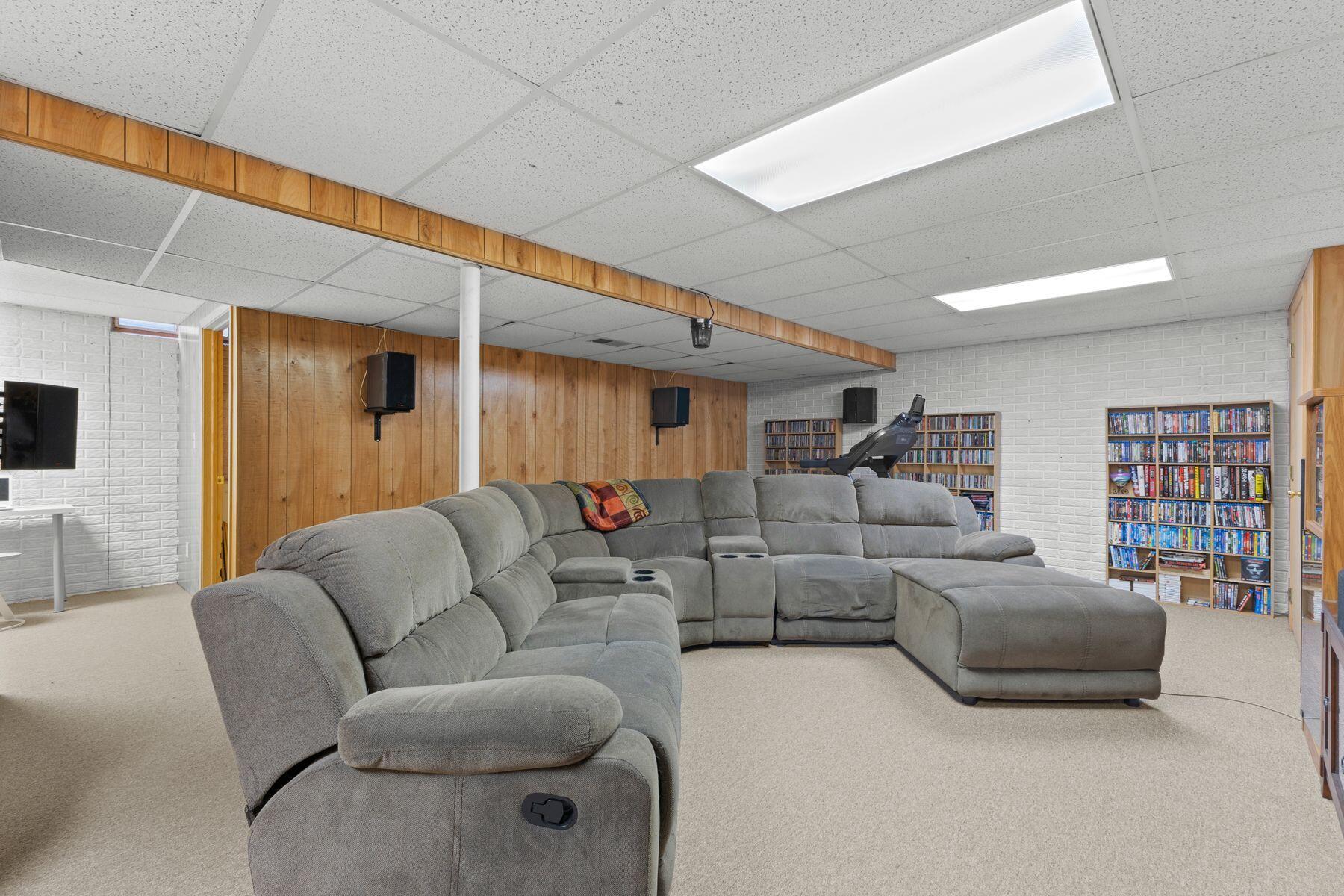 1720 Newberry Ln