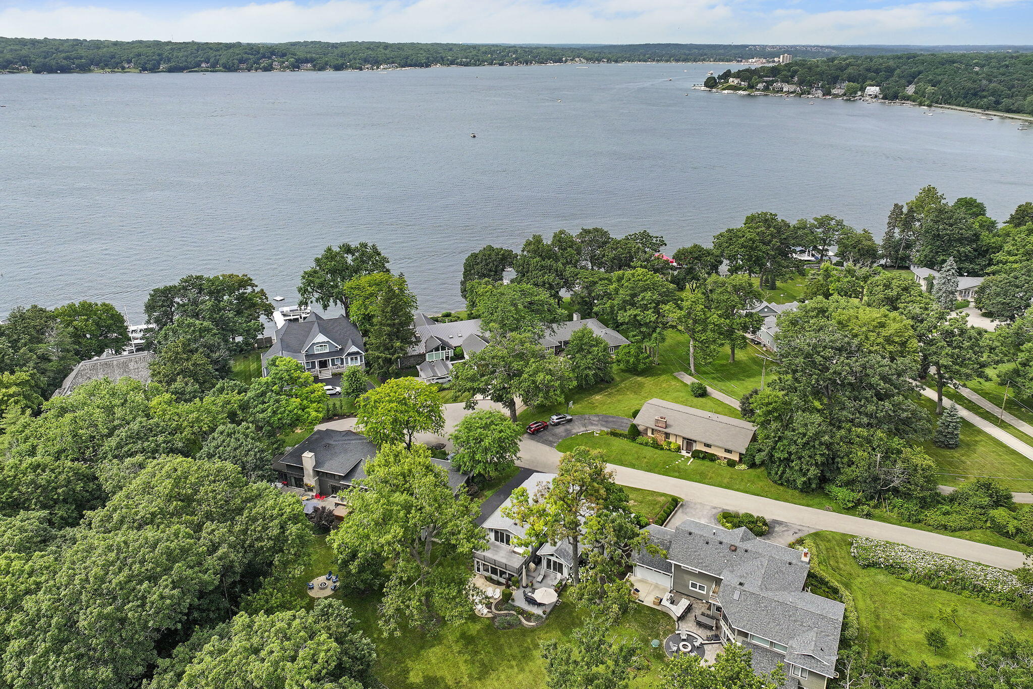 W2891 Hollybush Dr
