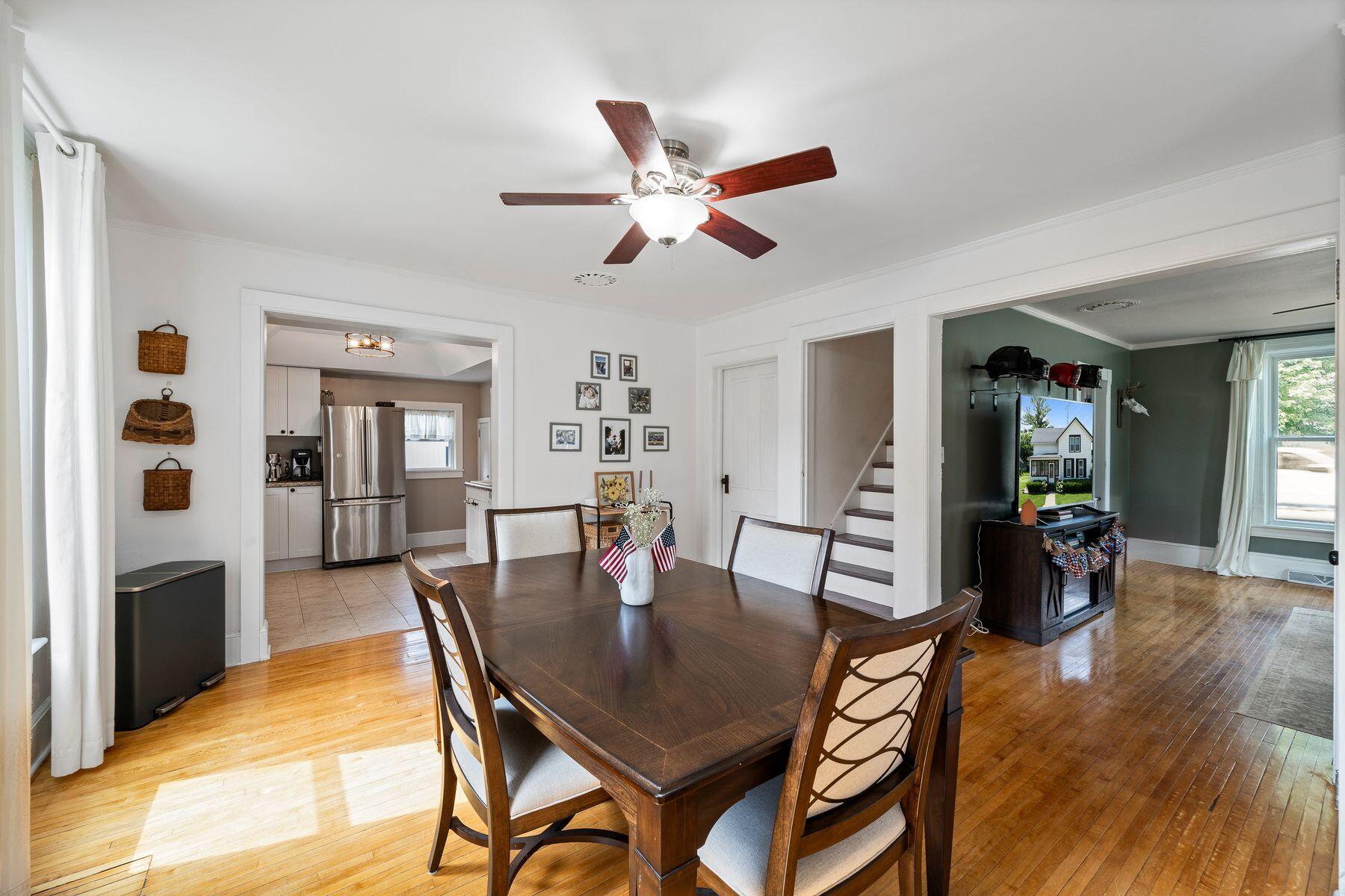 11 W Rockwell St