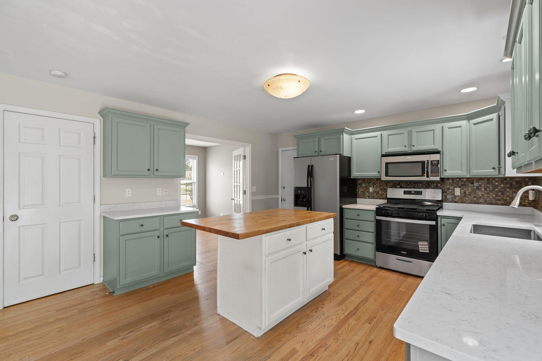 406 Lakewood Dr