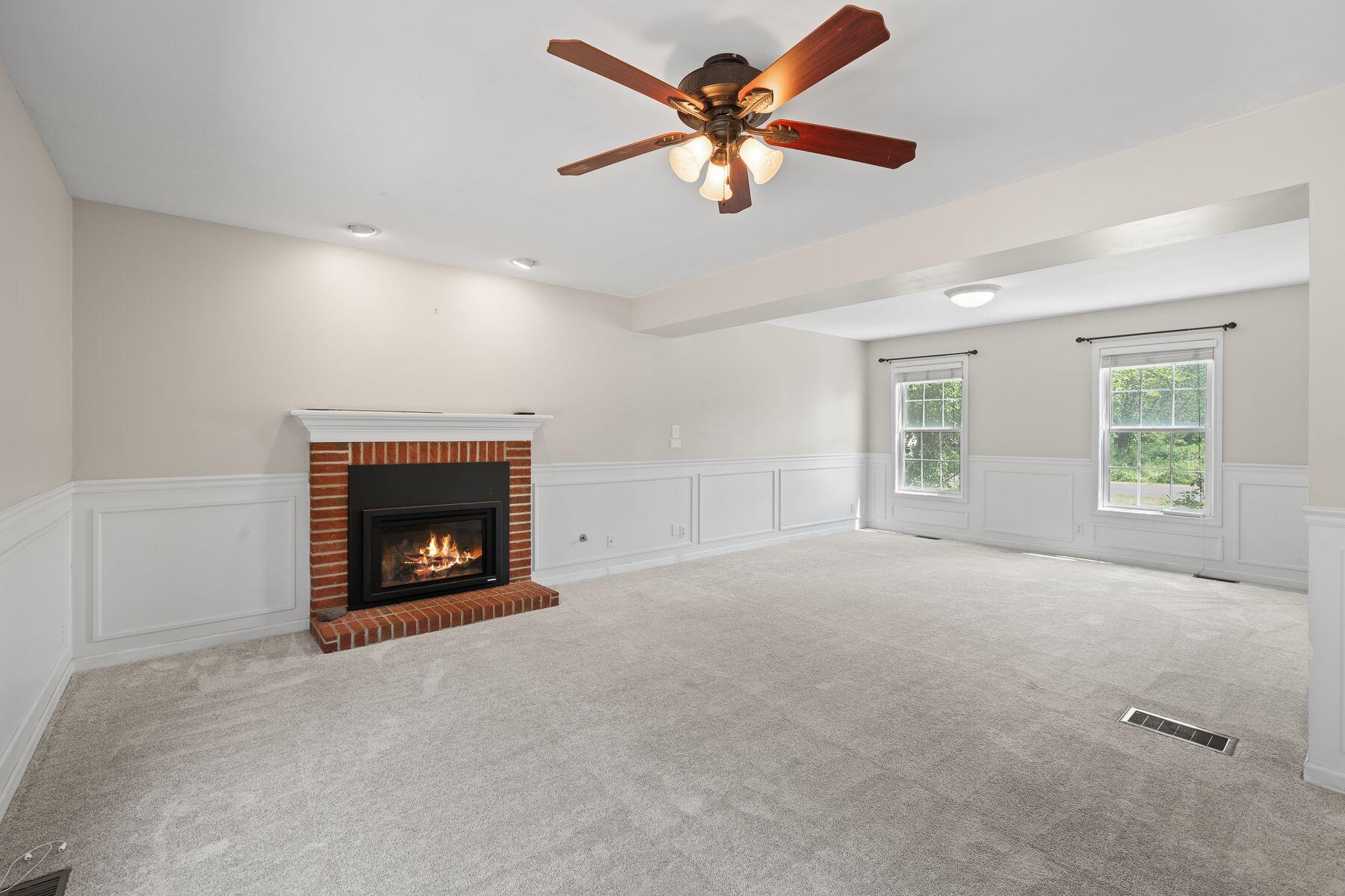 406 Lakewood Dr