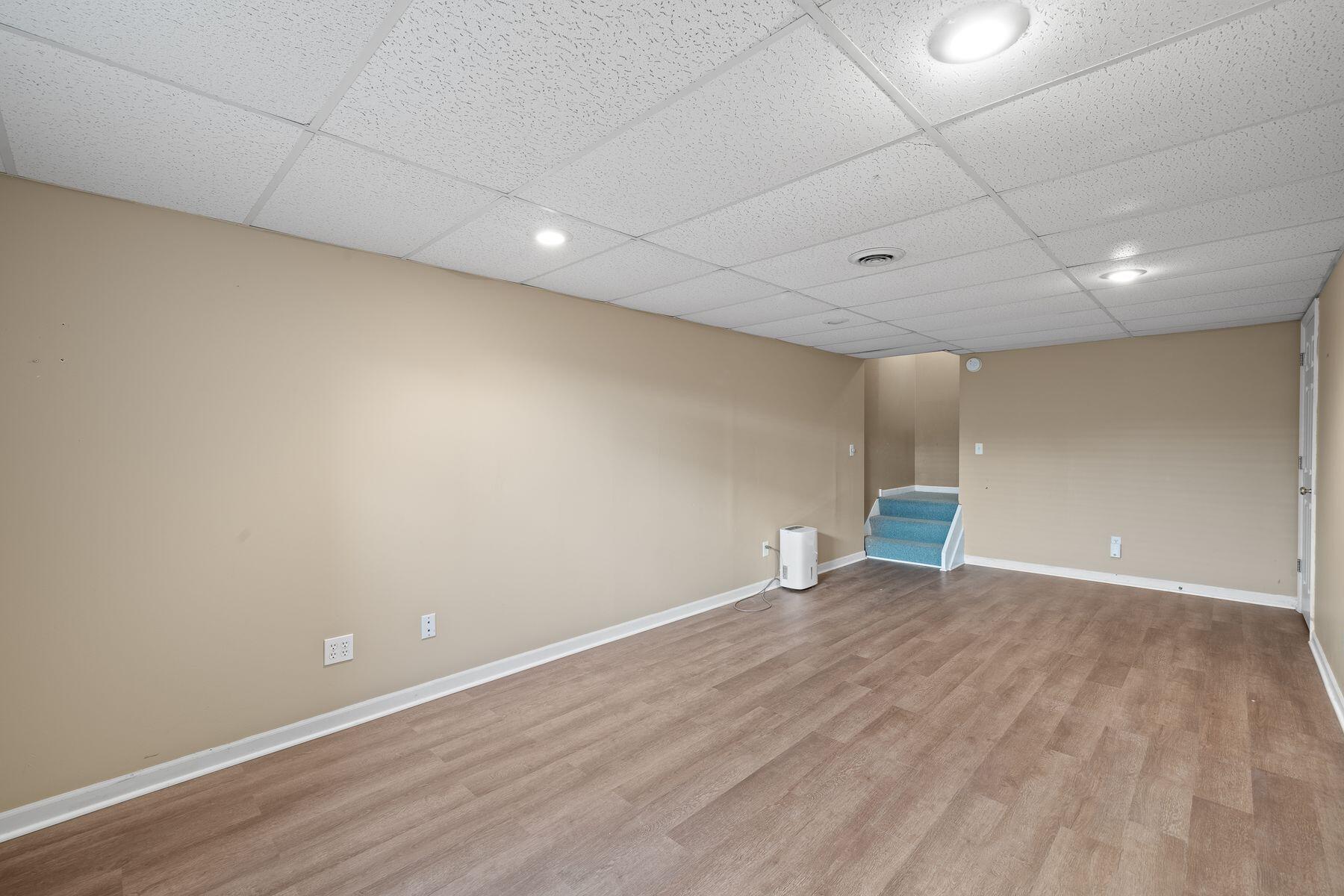 406 Lakewood Dr