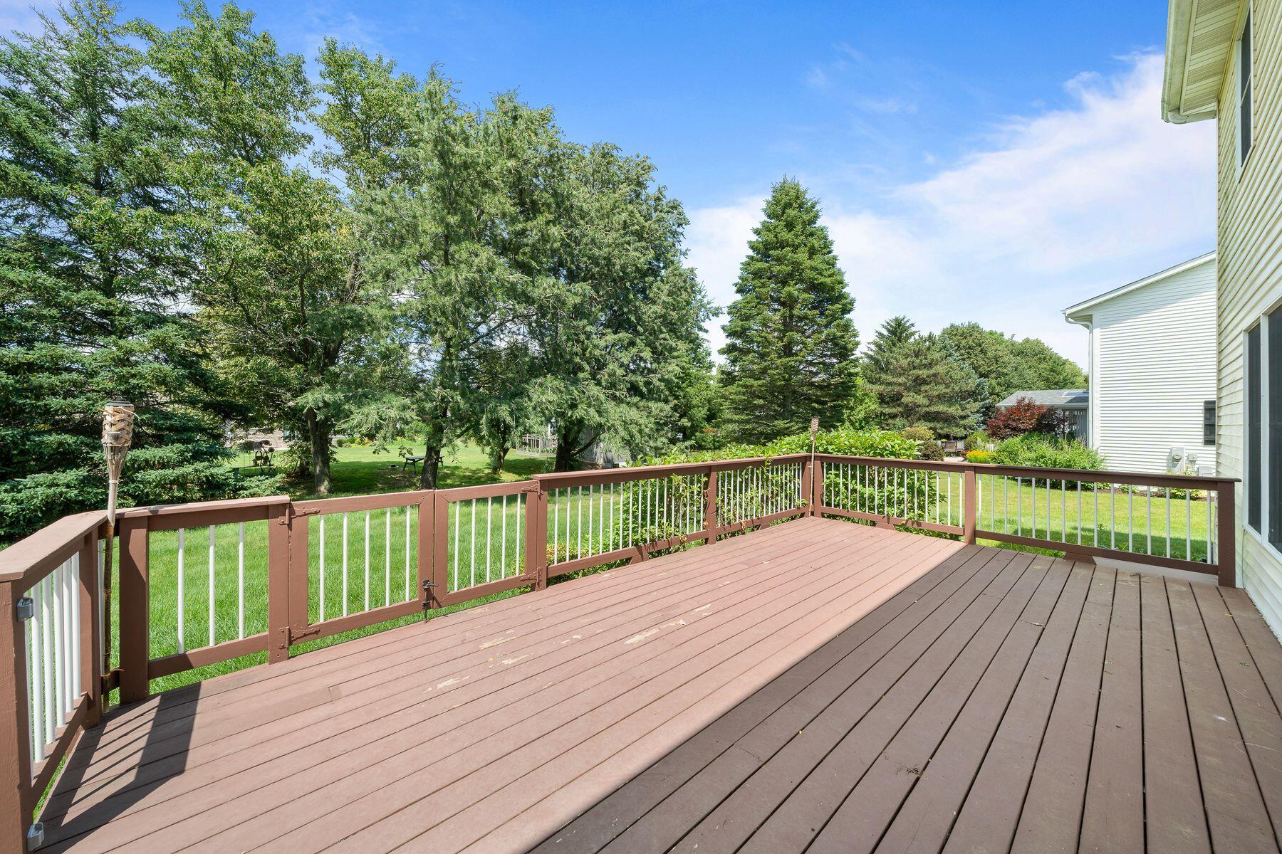 406 Lakewood Dr