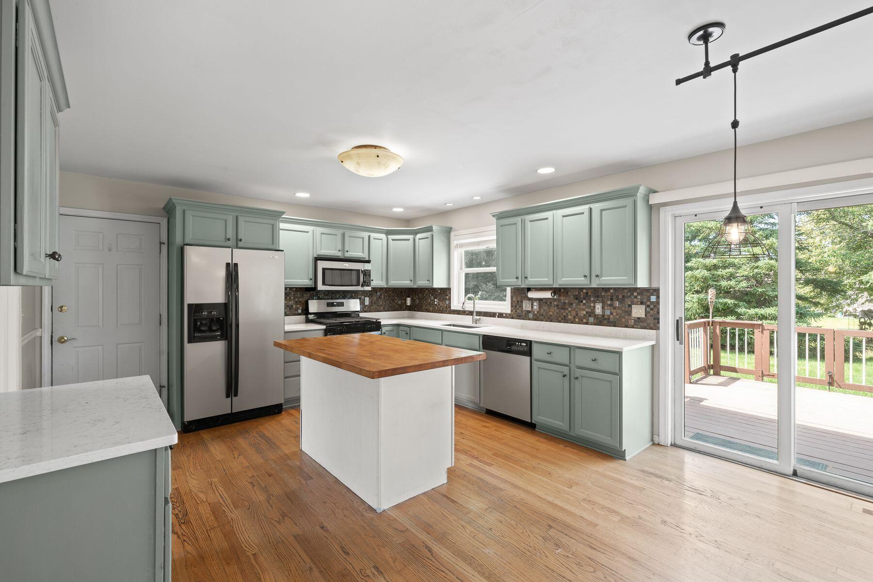 406 Lakewood Dr
