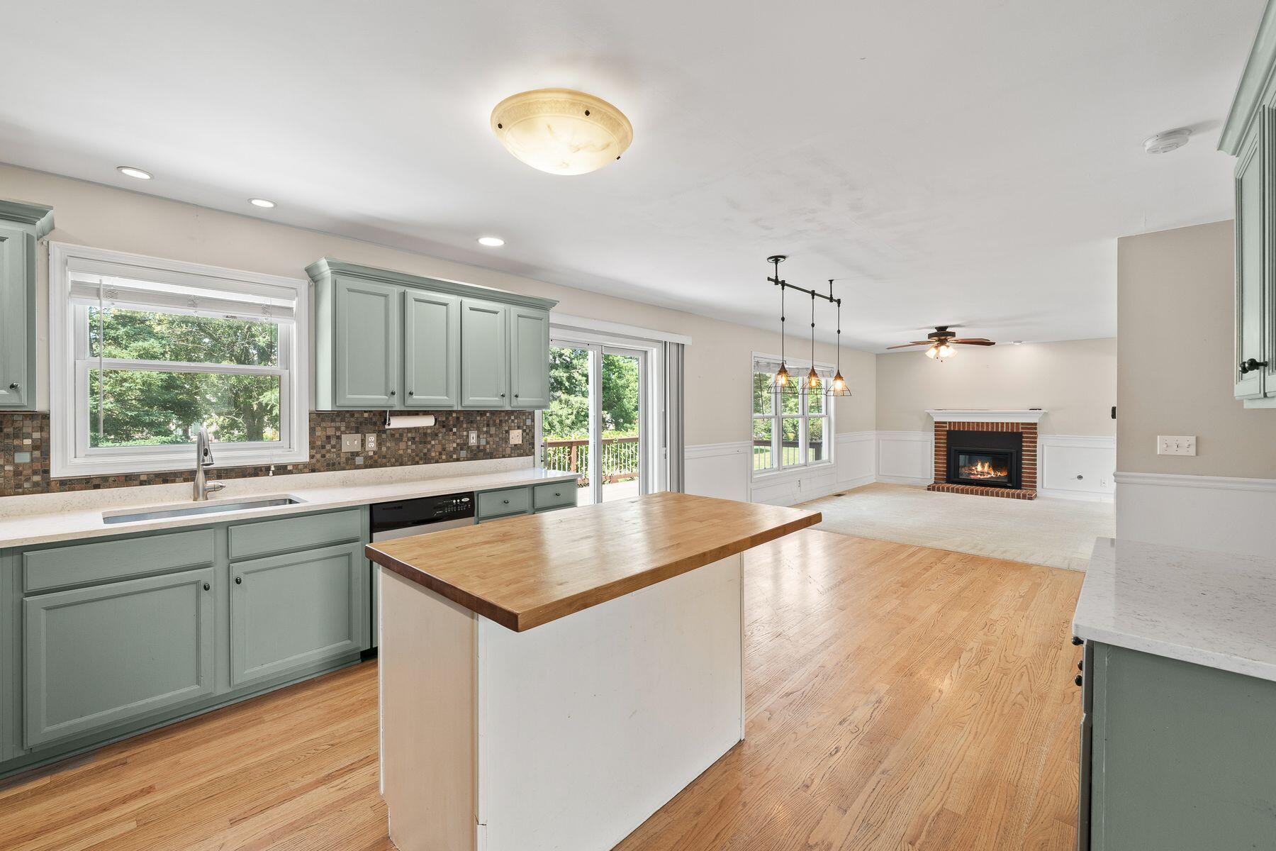 406 Lakewood Dr