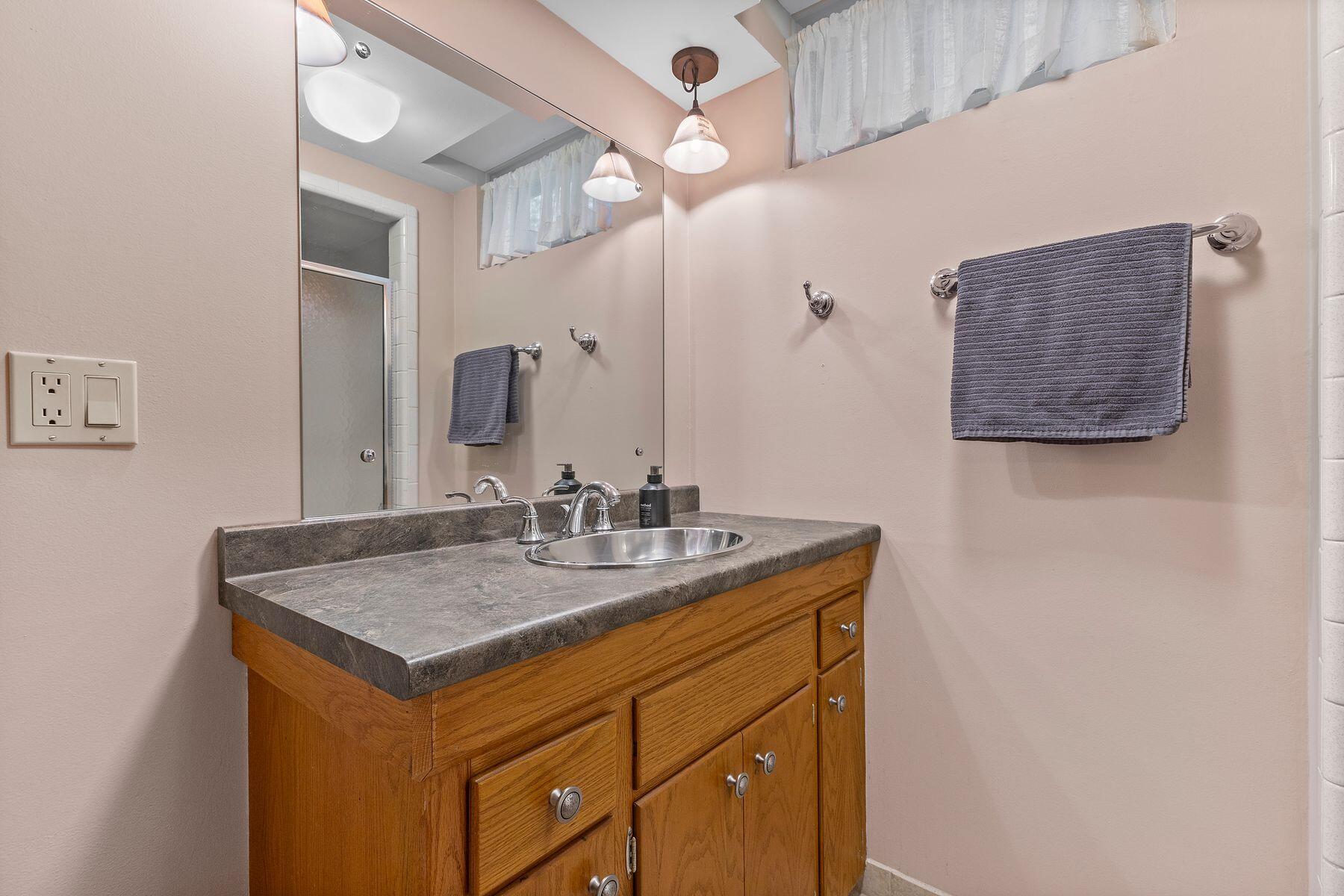 2500 Markridge Cir