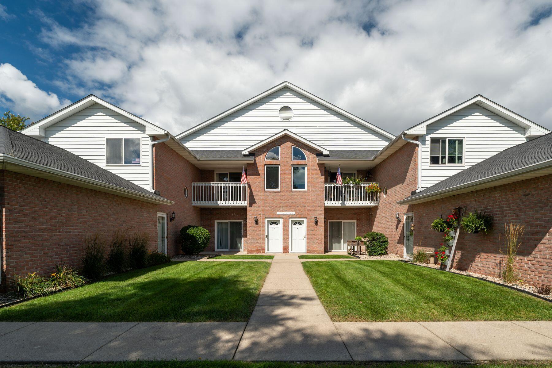 W241N2545 E Parkway Meadow Cir Unit: 7