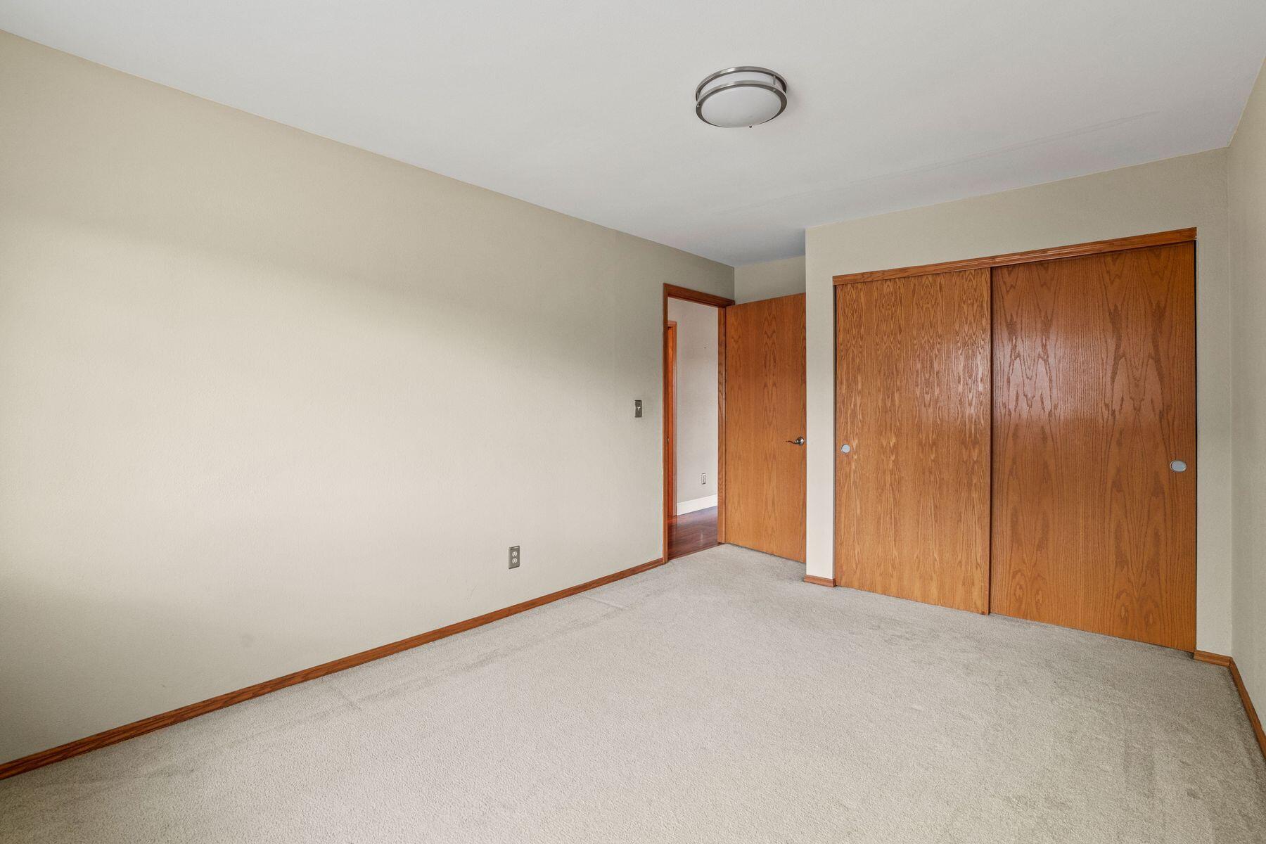 W241N2545 E Parkway Meadow Cir Unit: 7