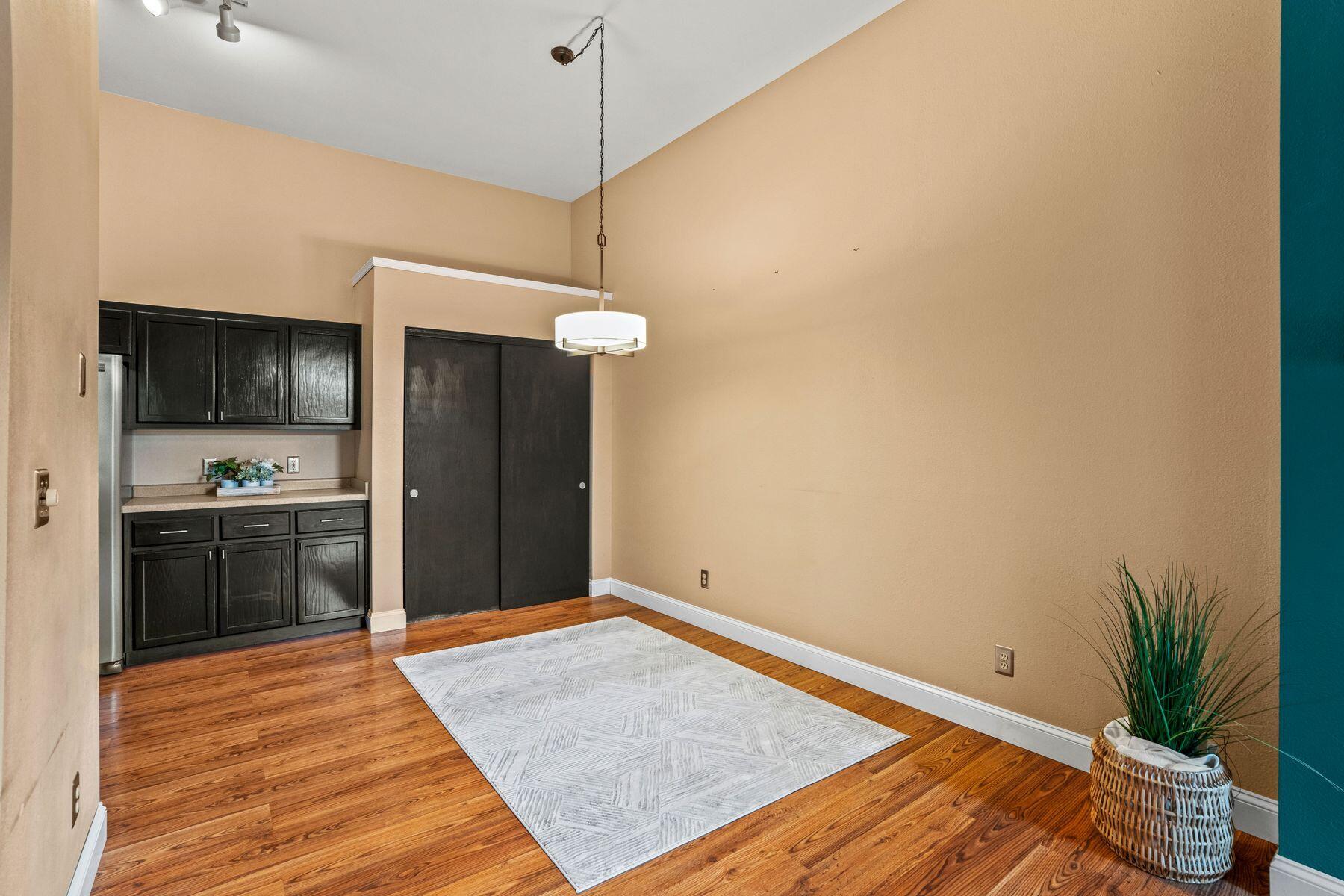W241N2545 E Parkway Meadow Cir Unit: 7