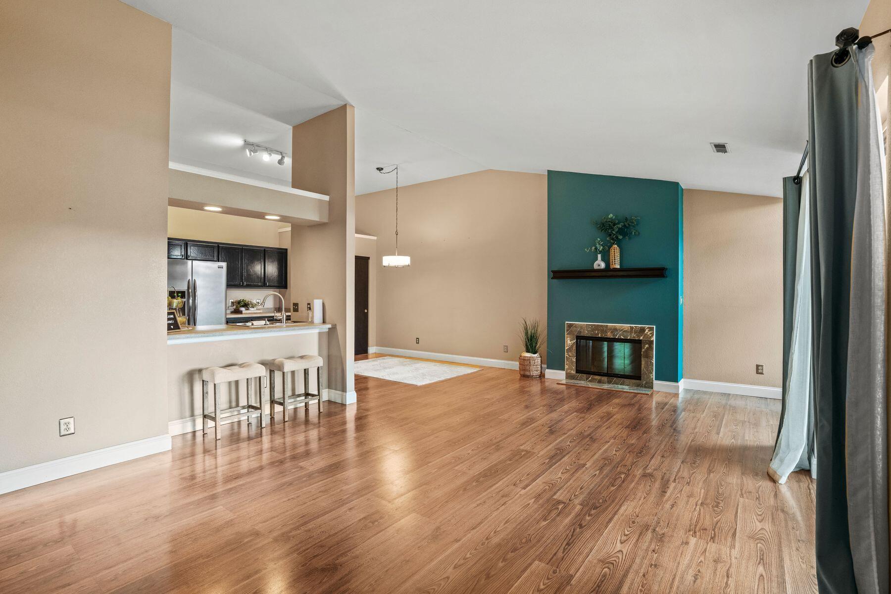 W241N2545 E Parkway Meadow Cir Unit: 7