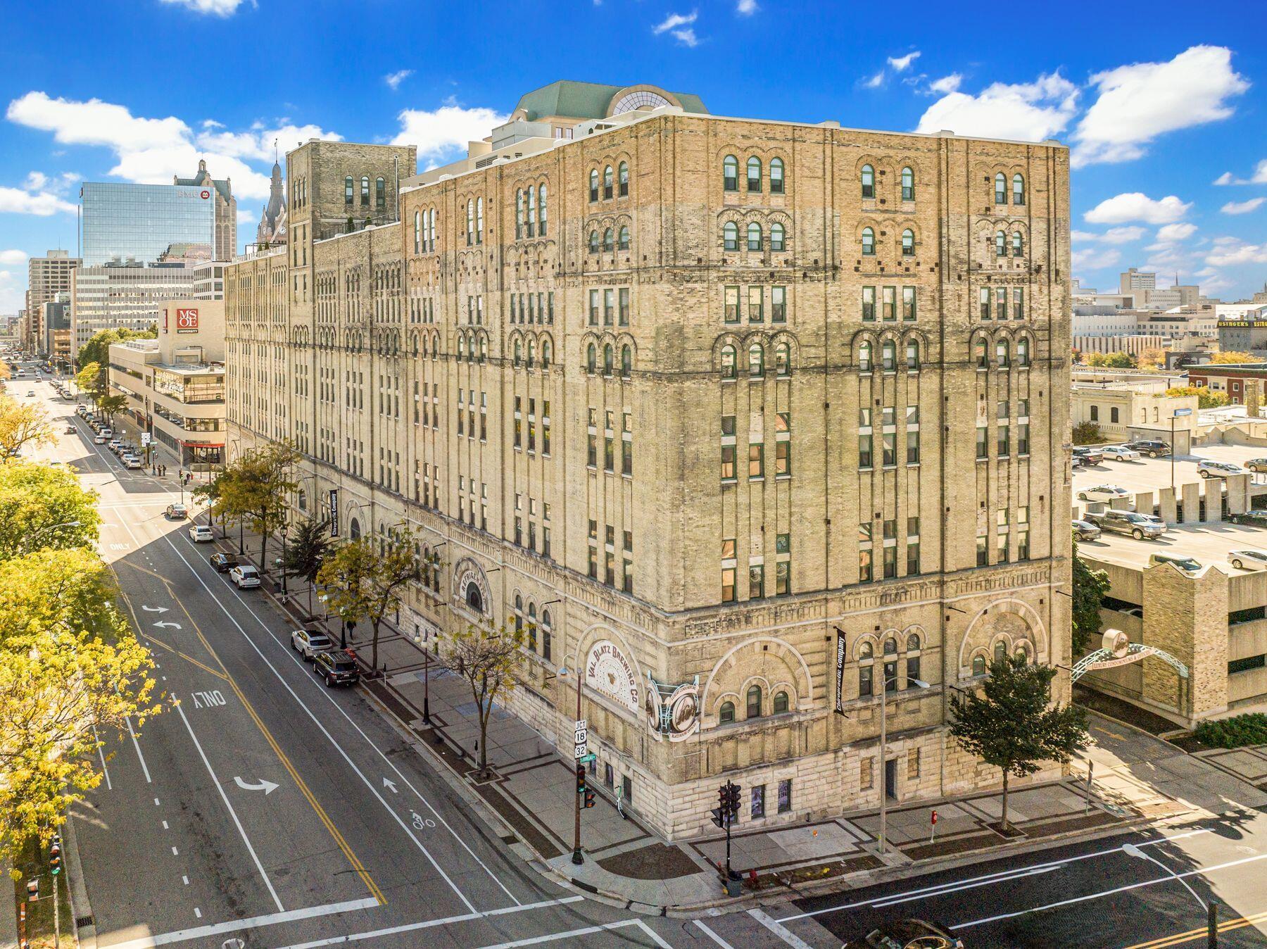 270 E Highland Ave Unit: 1023