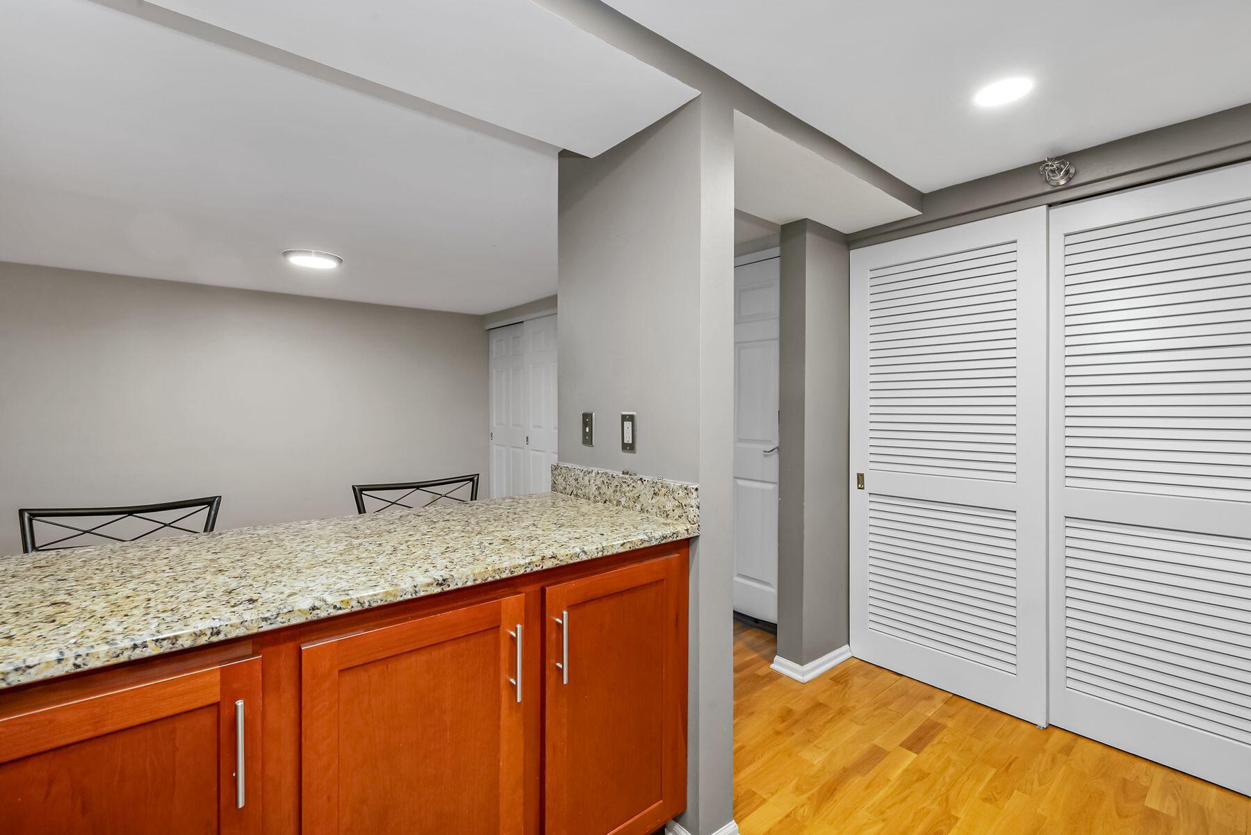 270 E Highland Ave Unit: 1023