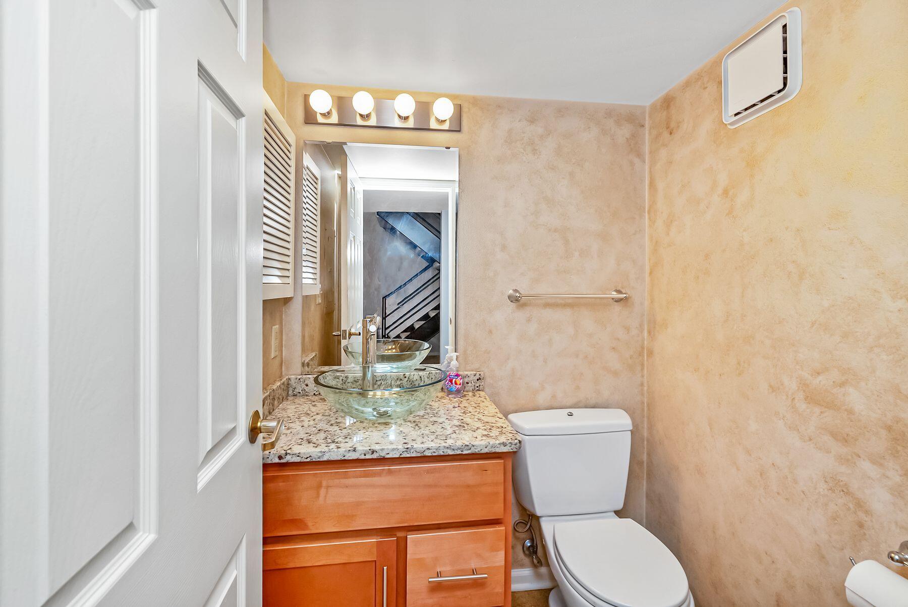 270 E Highland Ave Unit: 1023