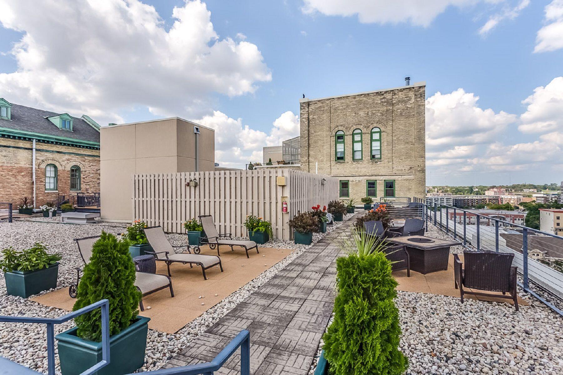 270 E Highland Ave Unit: 1023