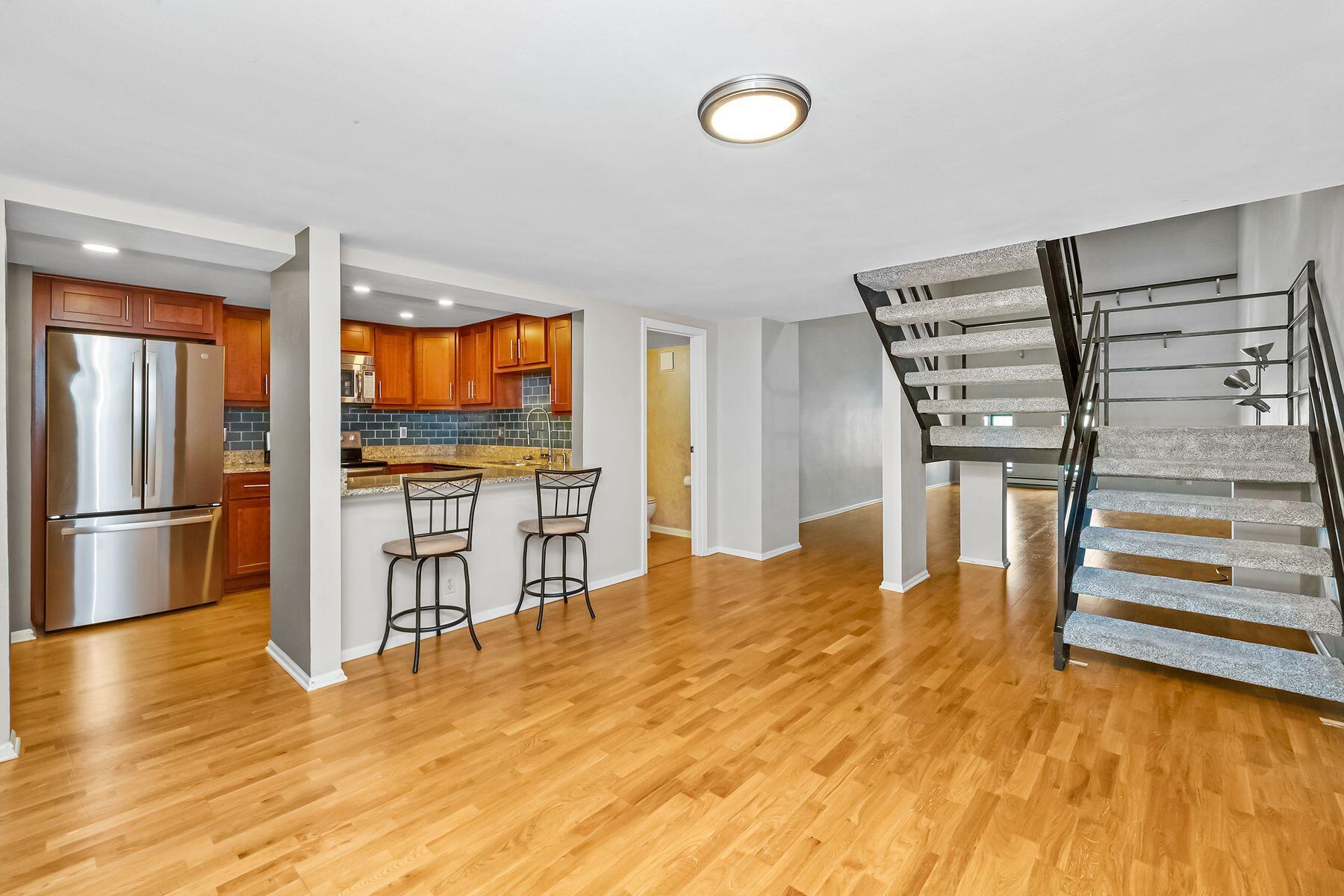 270 E Highland Ave Unit: 1023