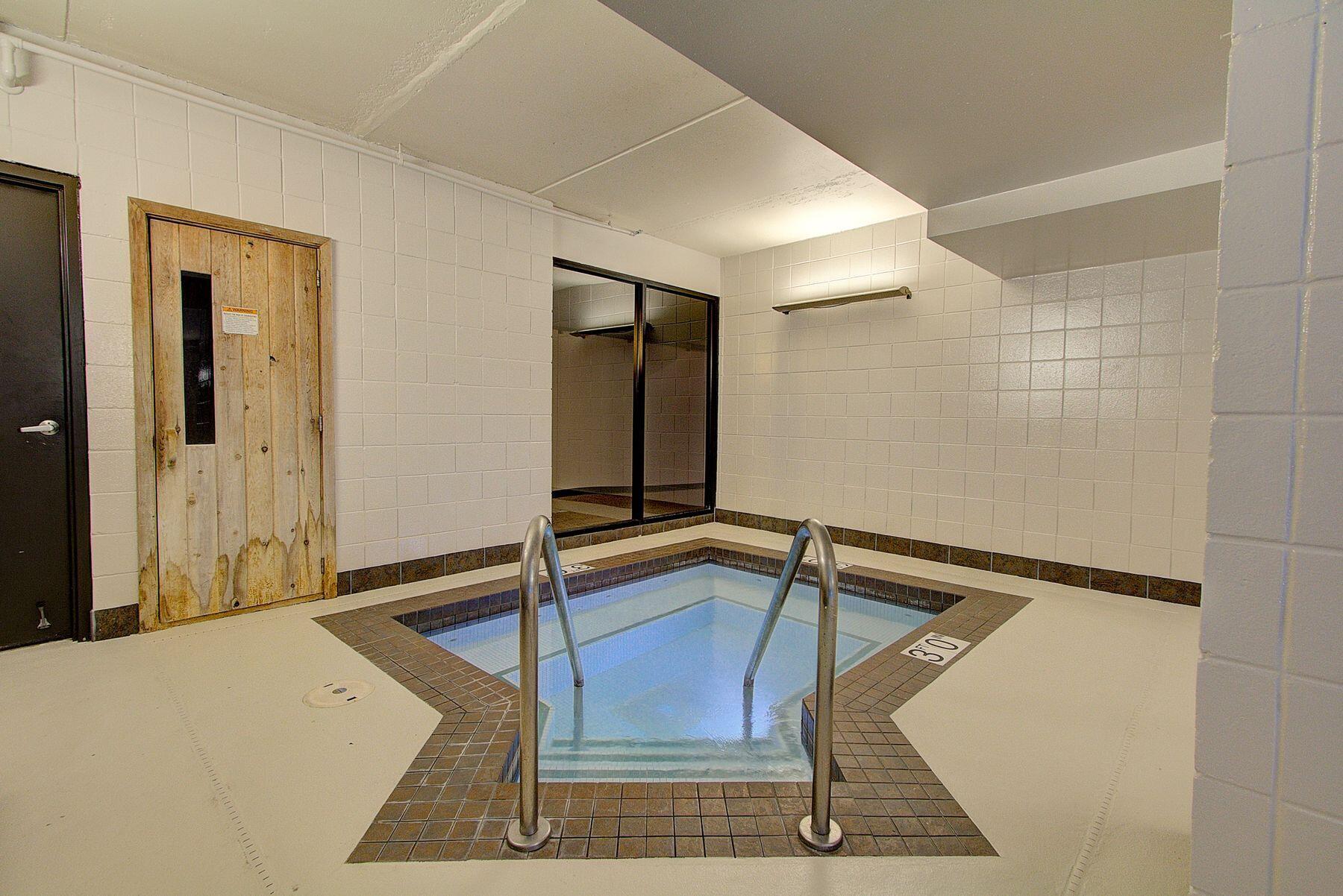 270 E Highland Ave Unit: 1023