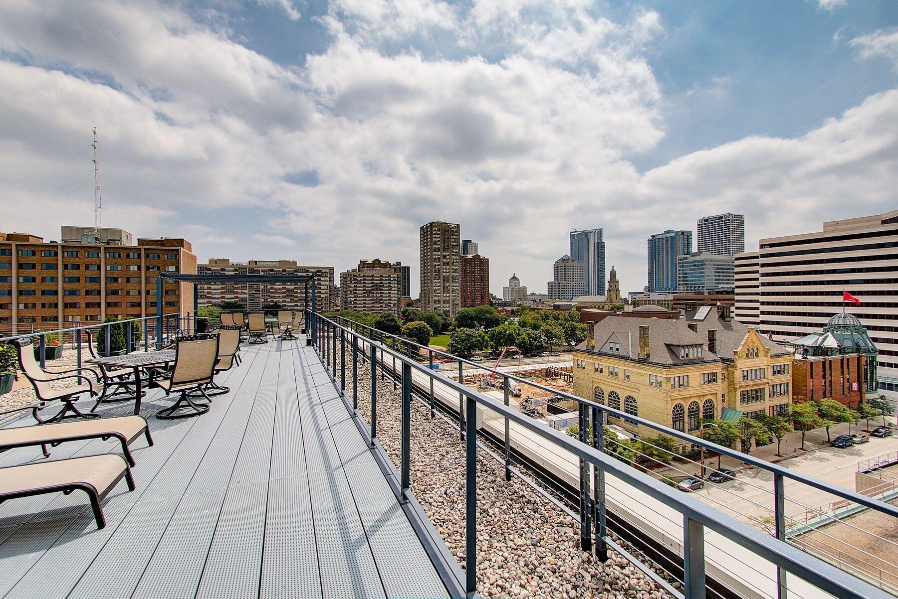 270 E Highland Ave Unit: 1023