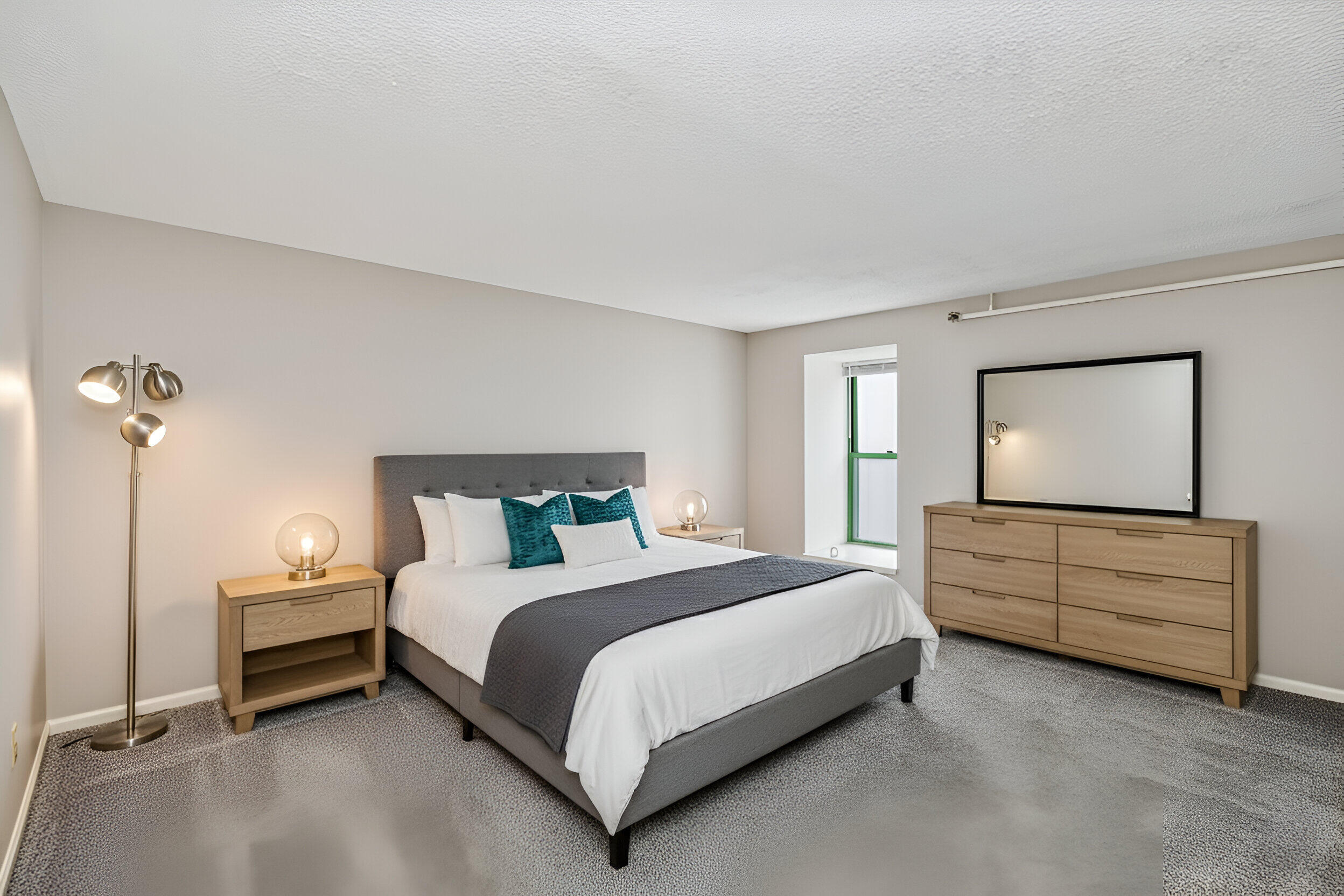 270 E Highland Ave Unit: 1023