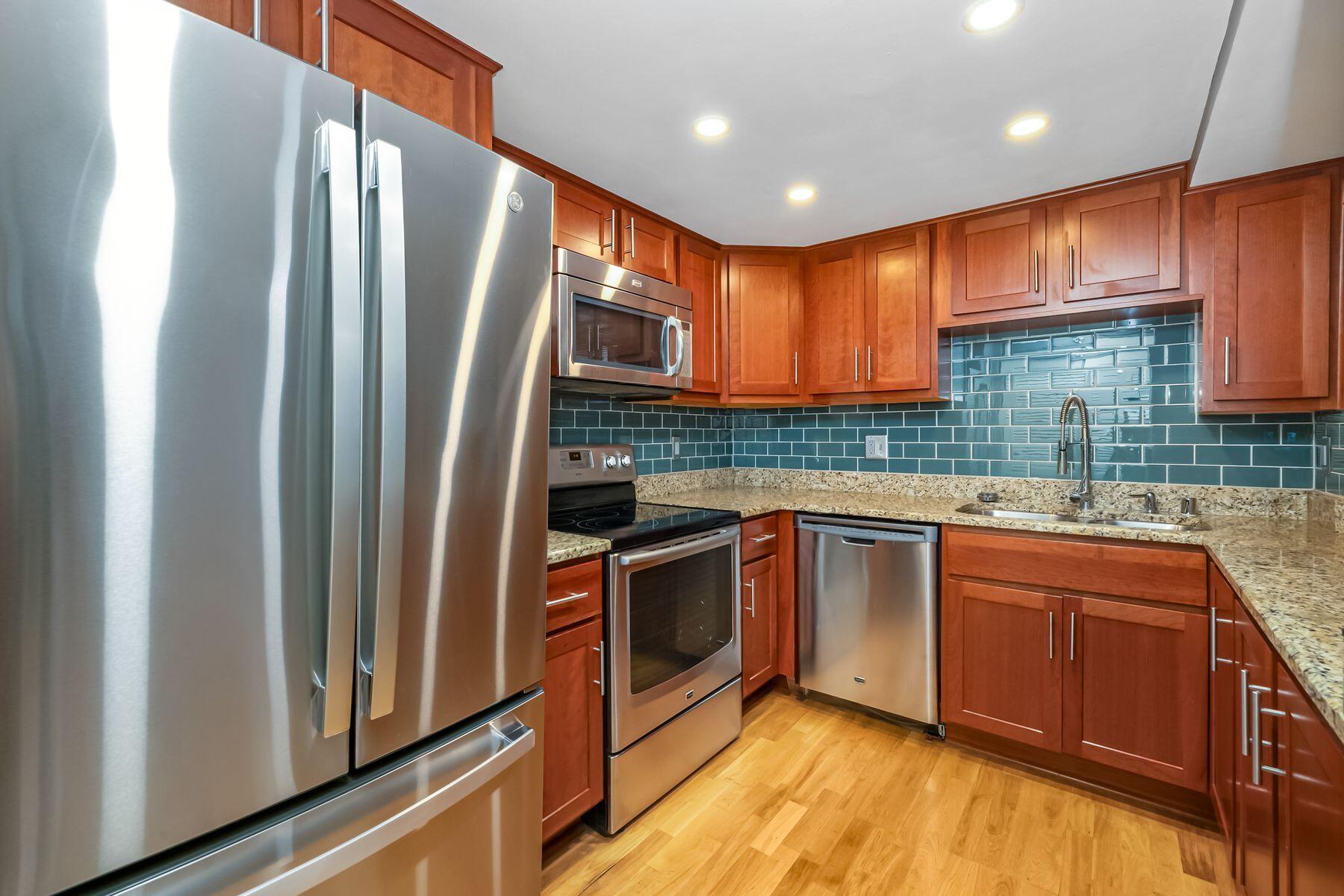 270 E Highland Ave Unit: 1023
