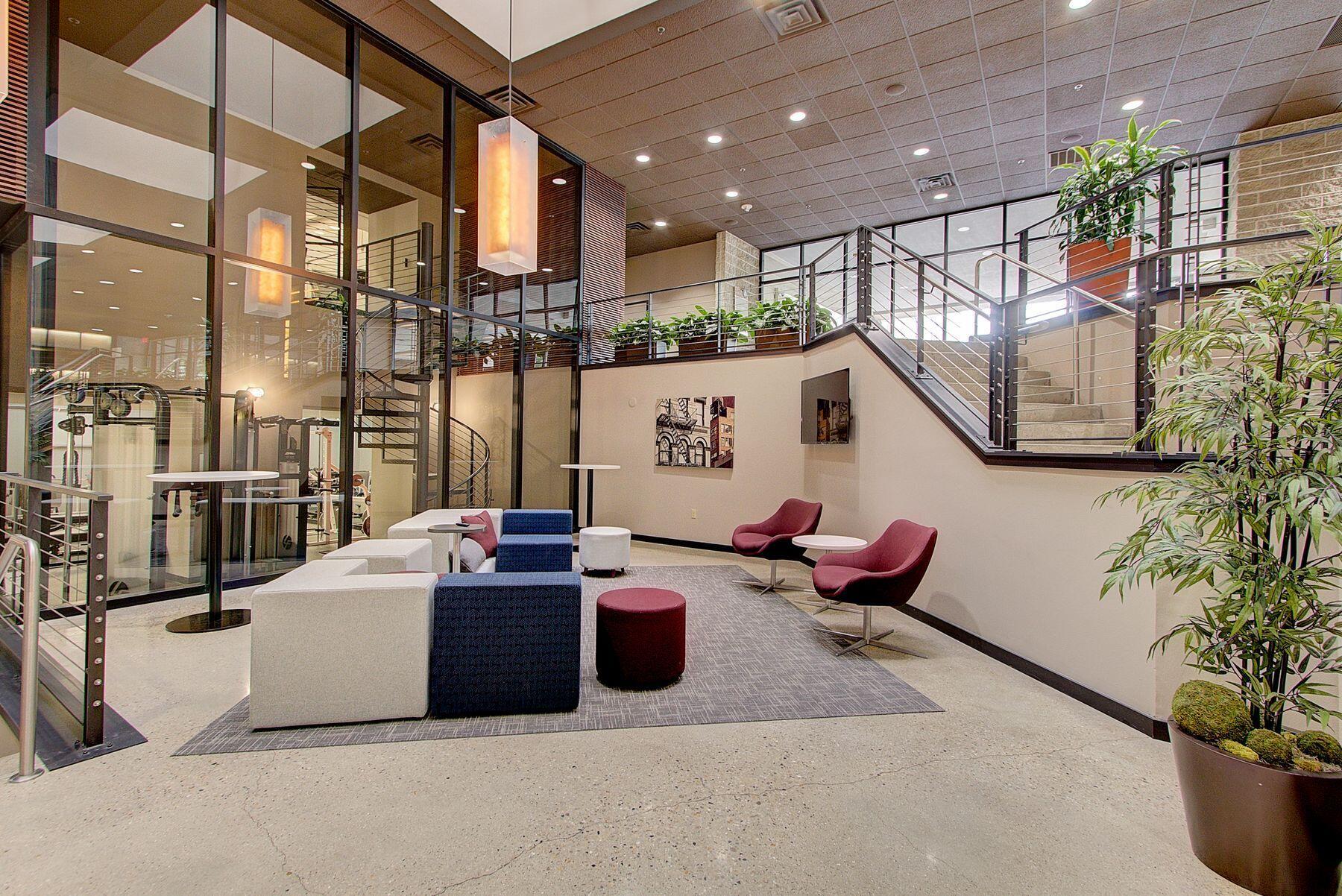 270 E Highland Ave Unit: 1023