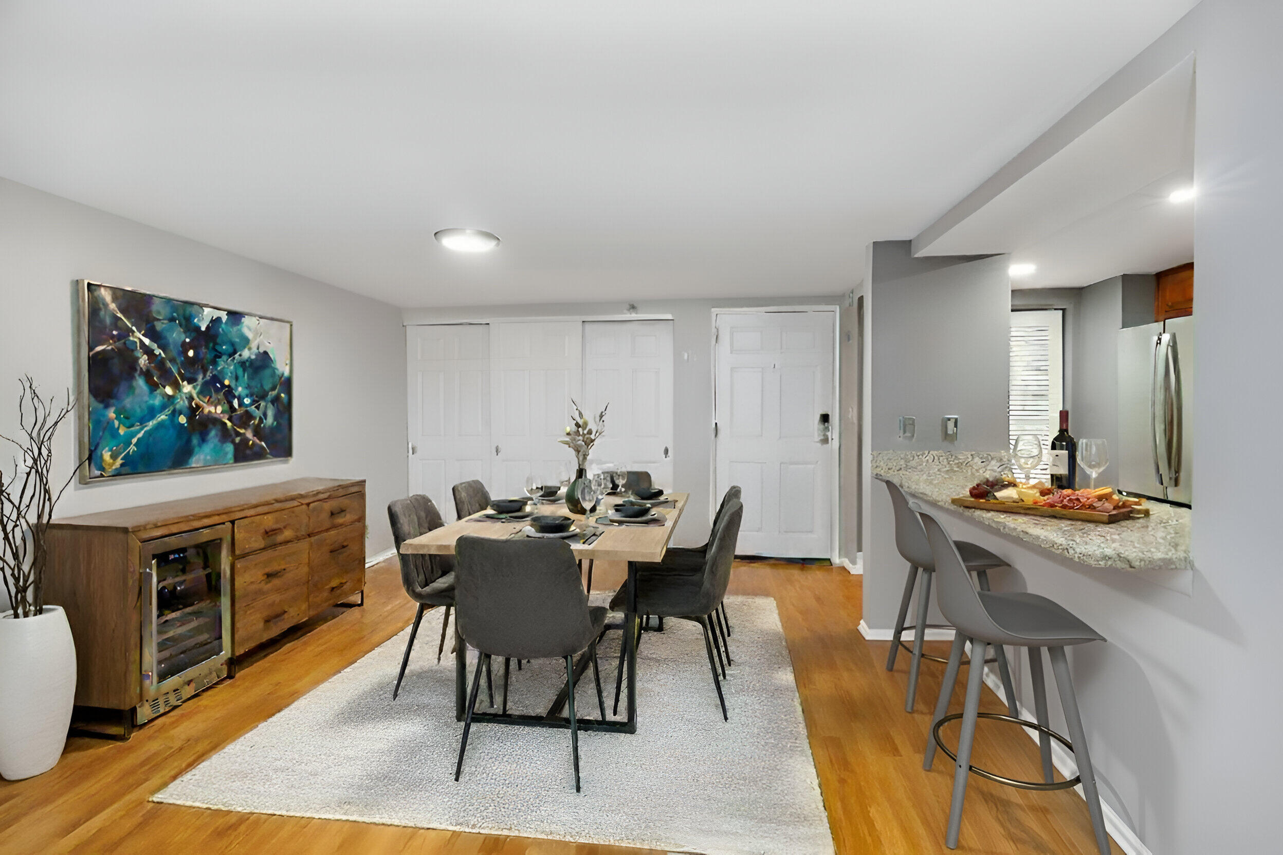 270 E Highland Ave Unit: 1023