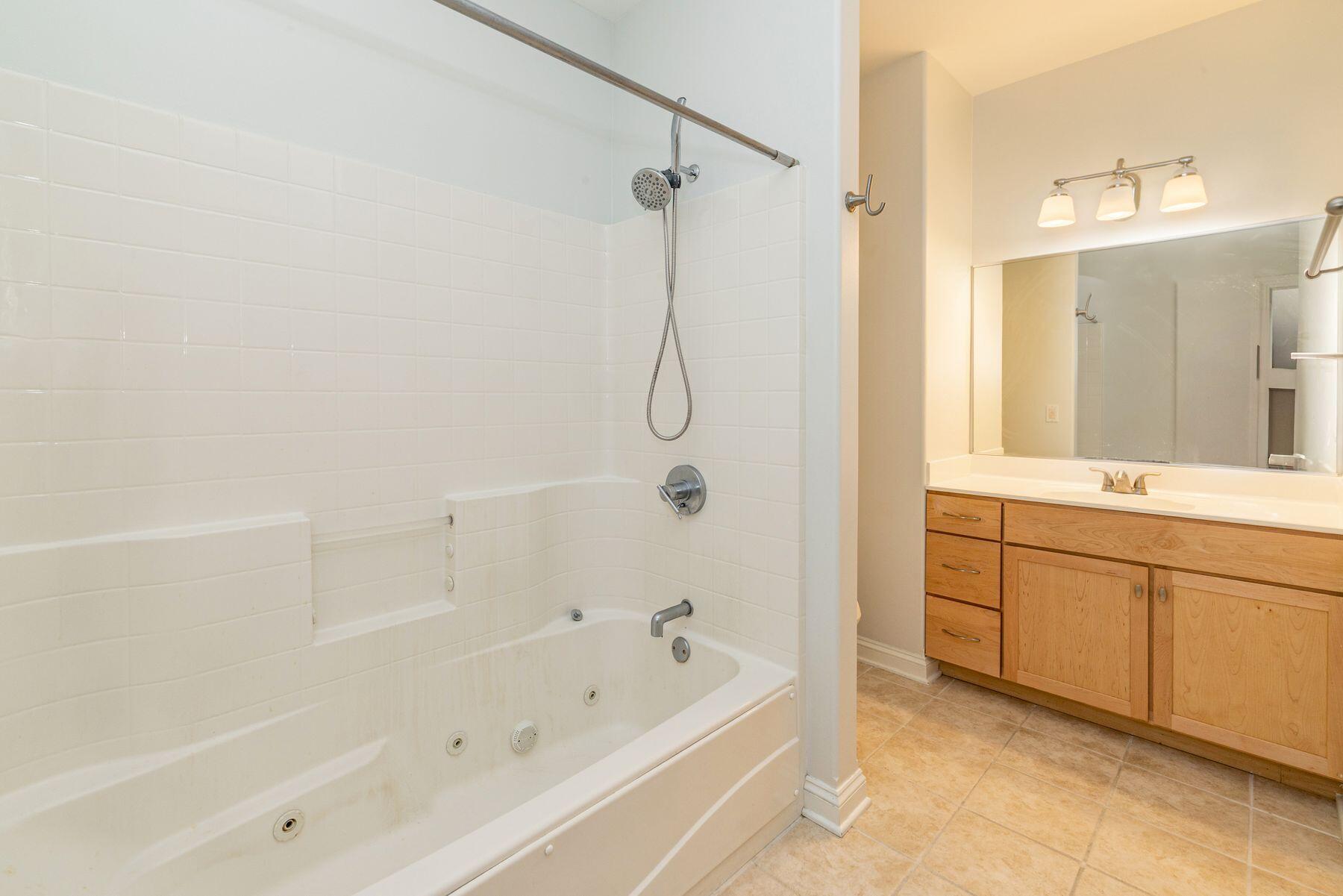 1925 N Water St Unit: 301