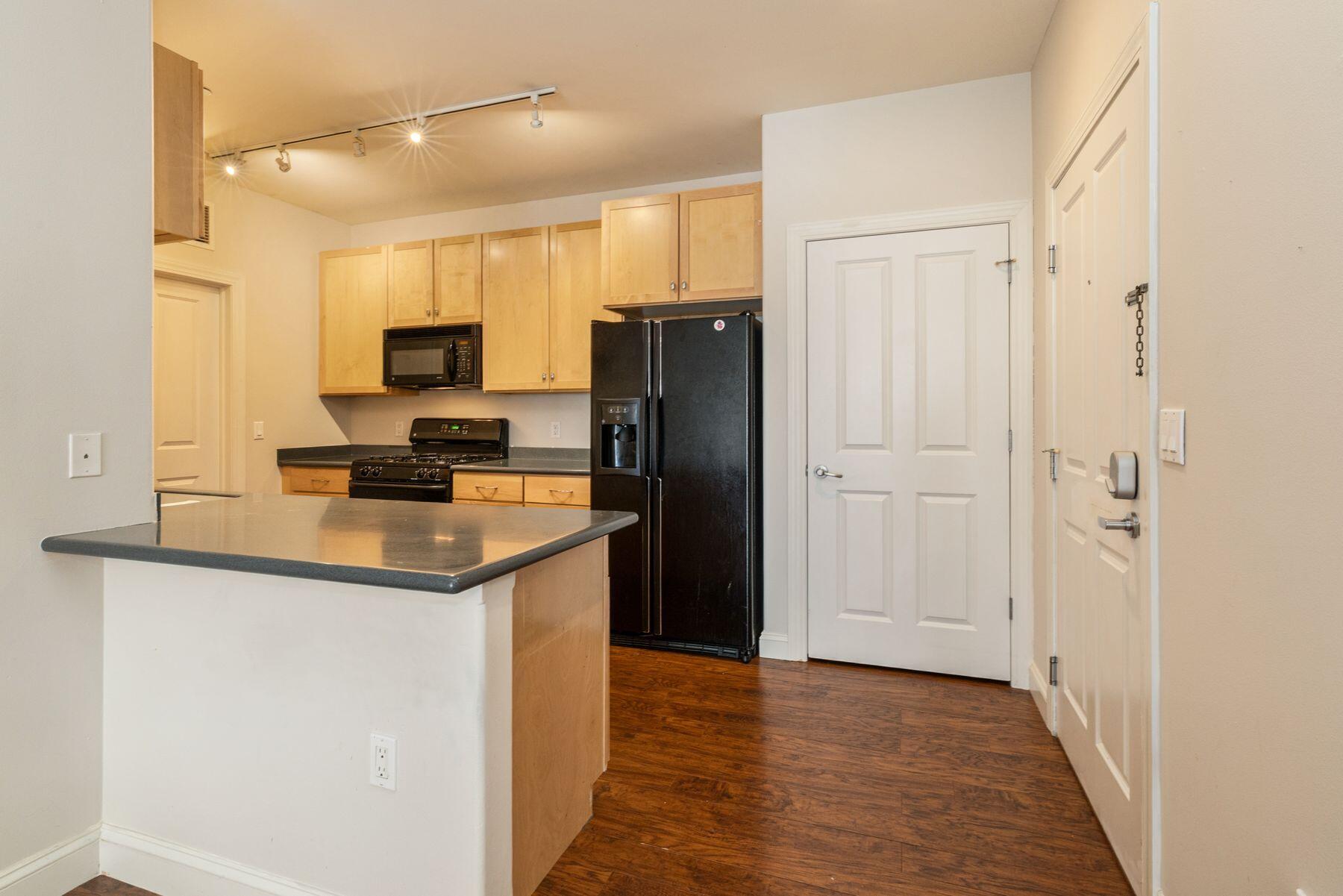 1925 N Water St Unit: 301