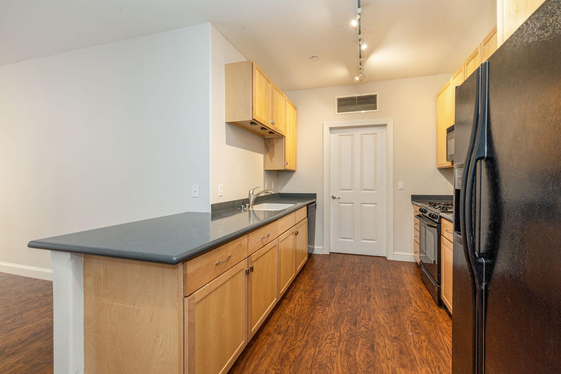 1925 N Water St Unit: 301