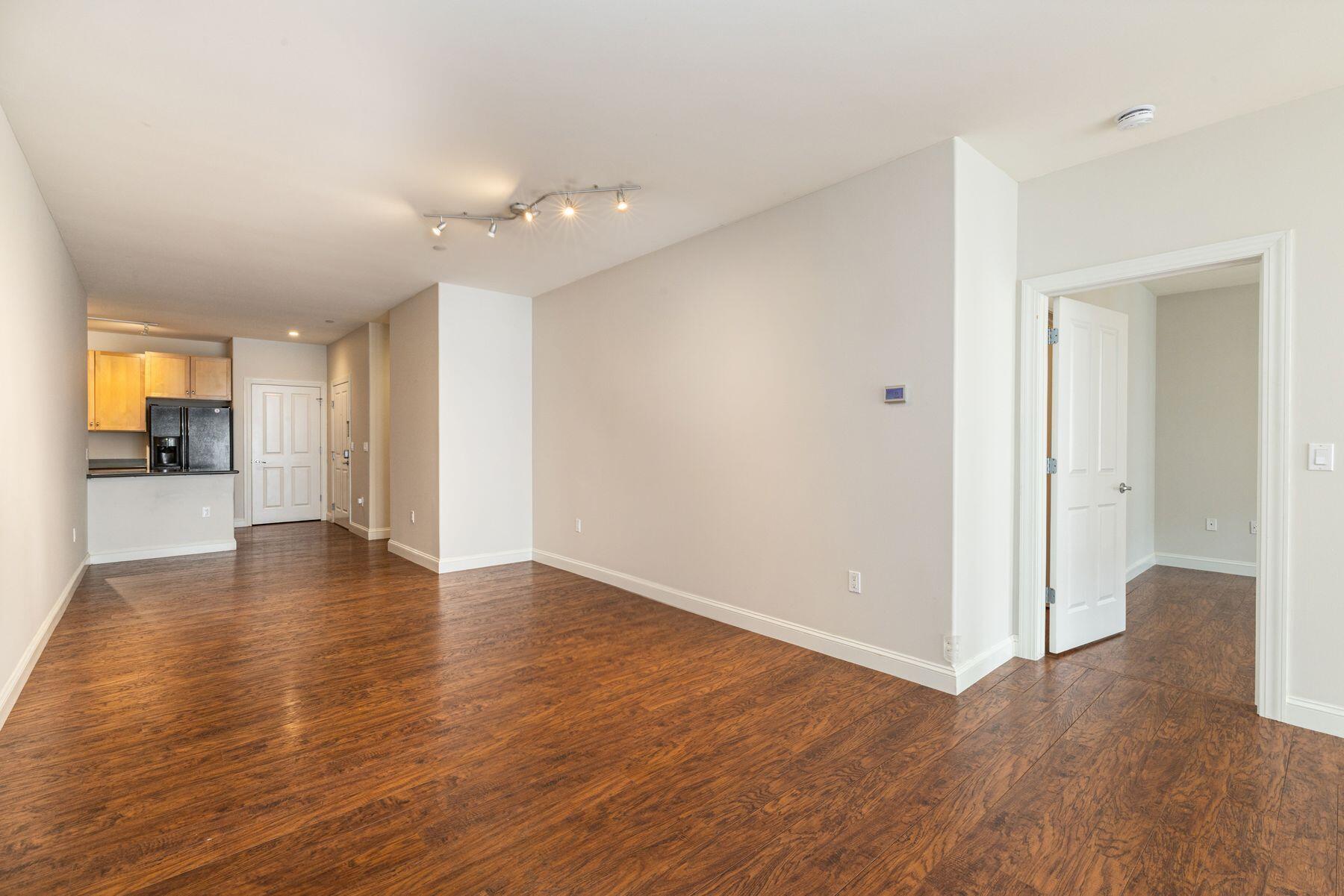 1925 N Water St Unit: 301