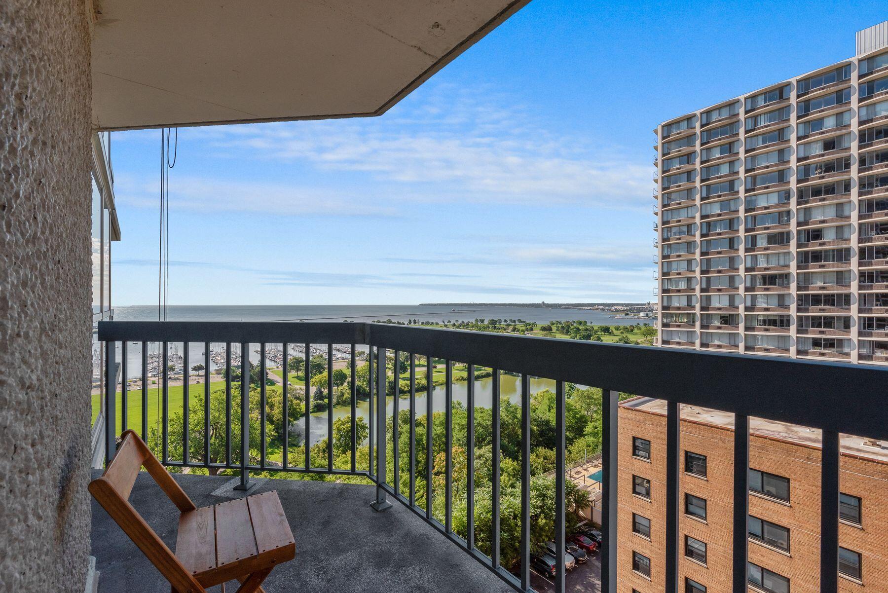 1660 N Prospect Ave Unit: 1207