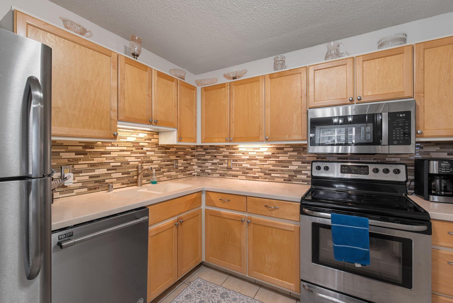 1660 N Prospect Ave Unit: 1207