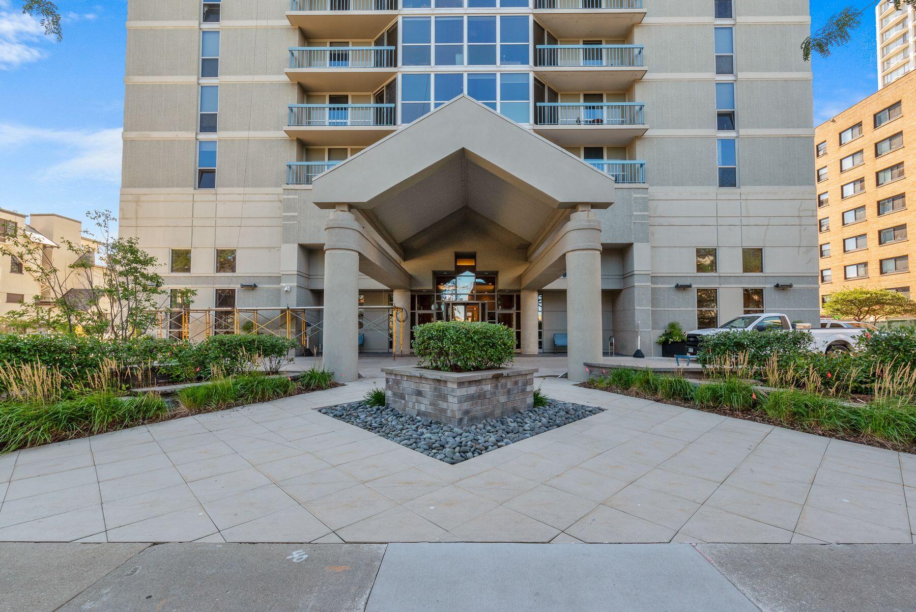 1660 N Prospect Ave Unit: 1207