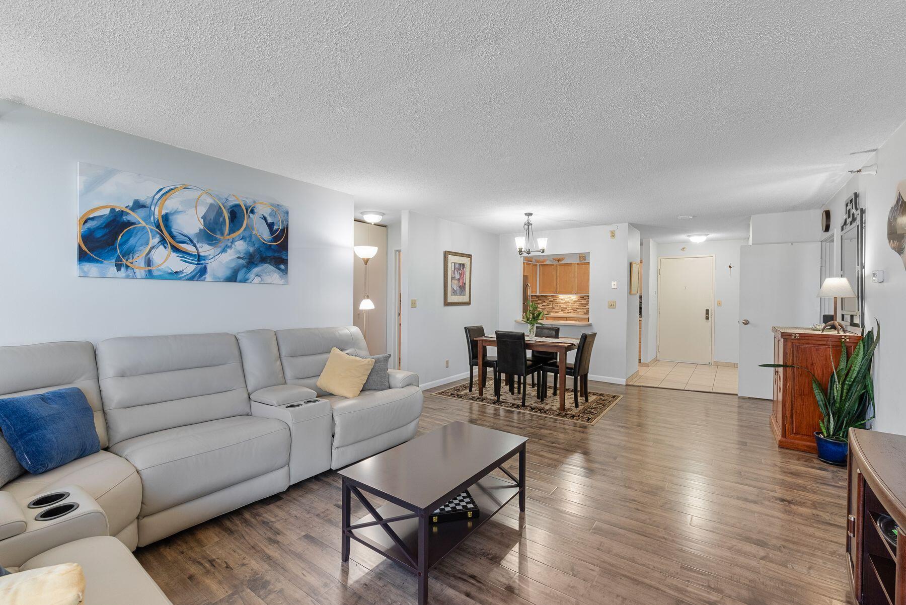 1660 N Prospect Ave Unit: 1207