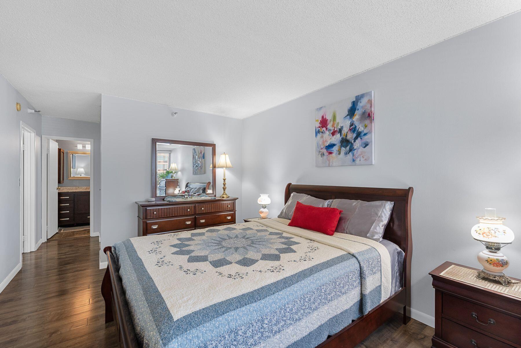 1660 N Prospect Ave Unit: 1207