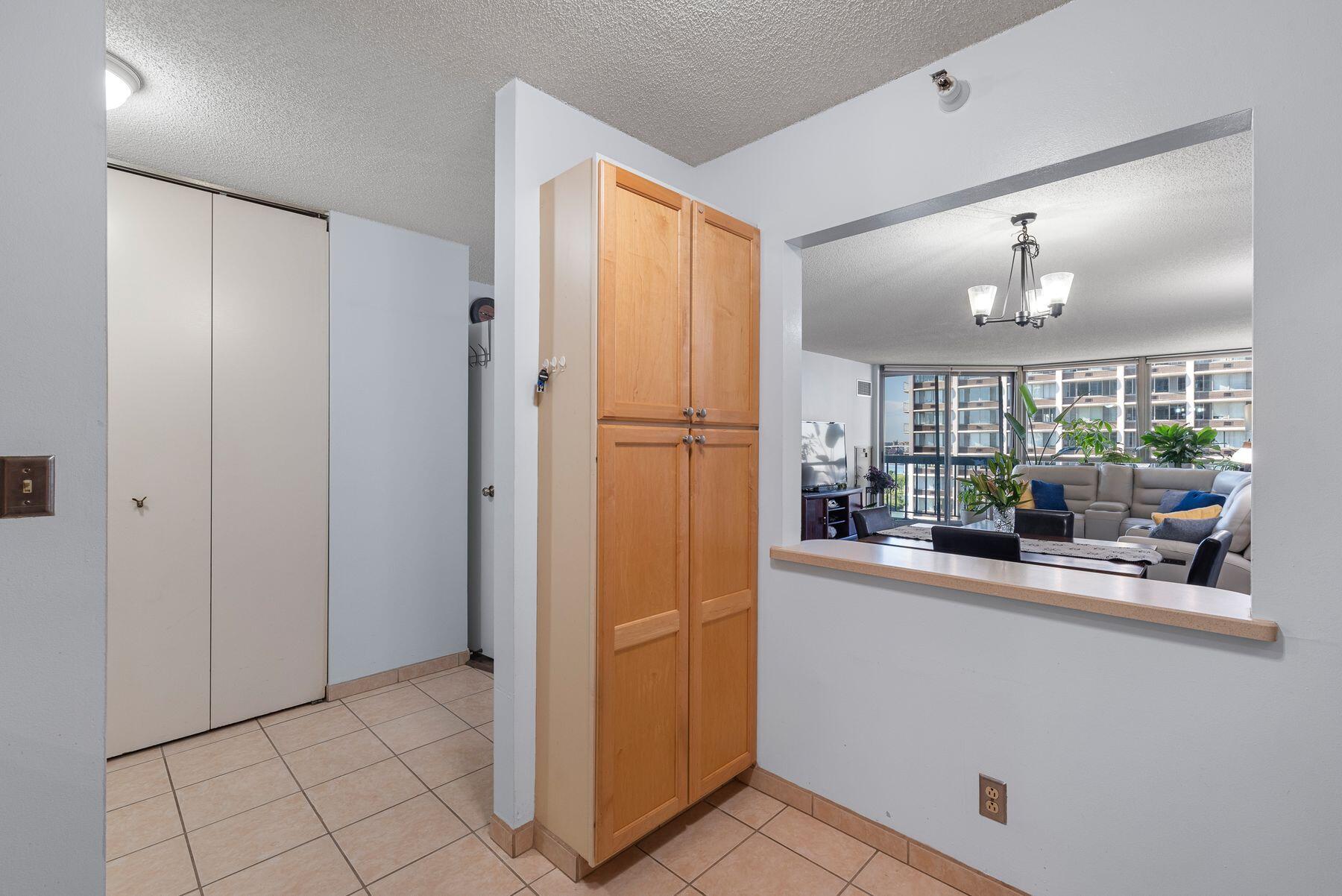 1660 N Prospect Ave Unit: 1207