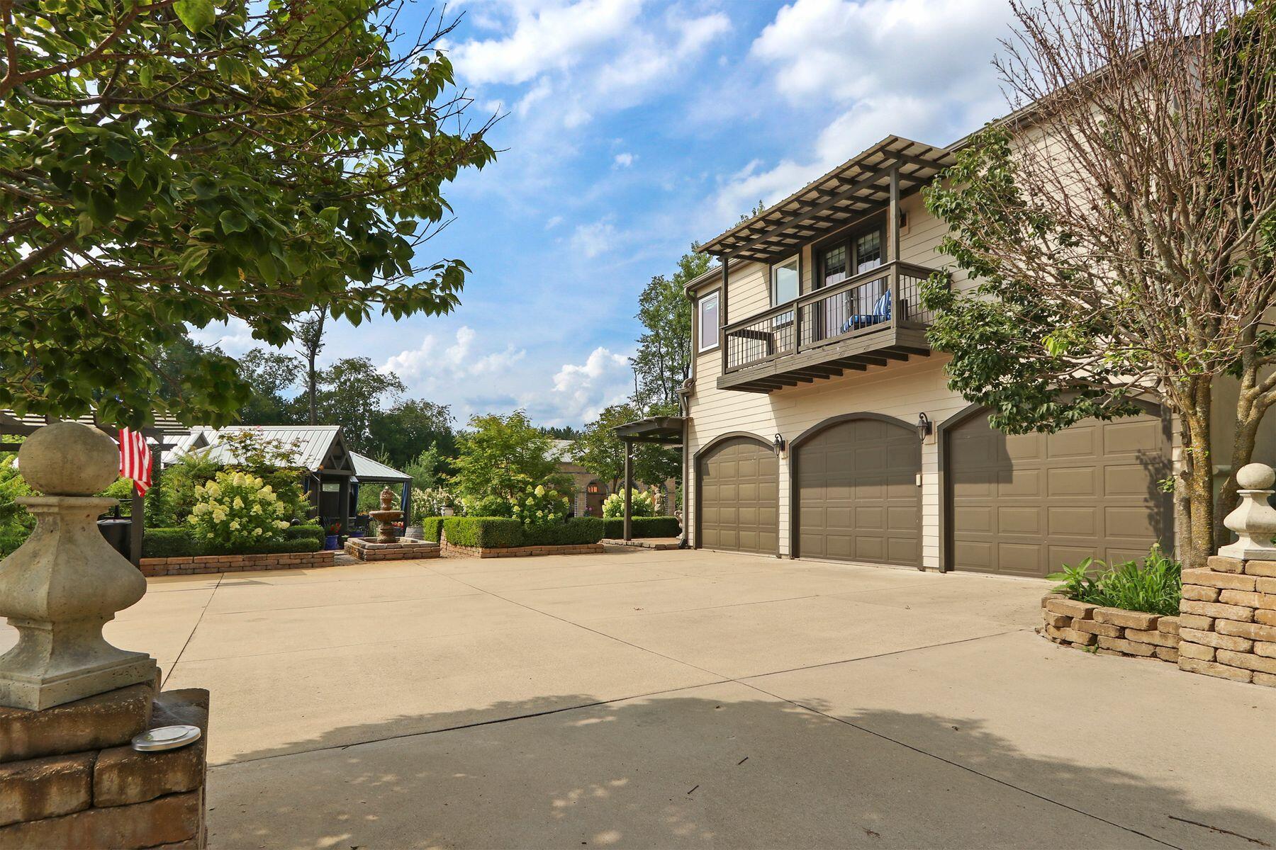 2990 Berndt Rd