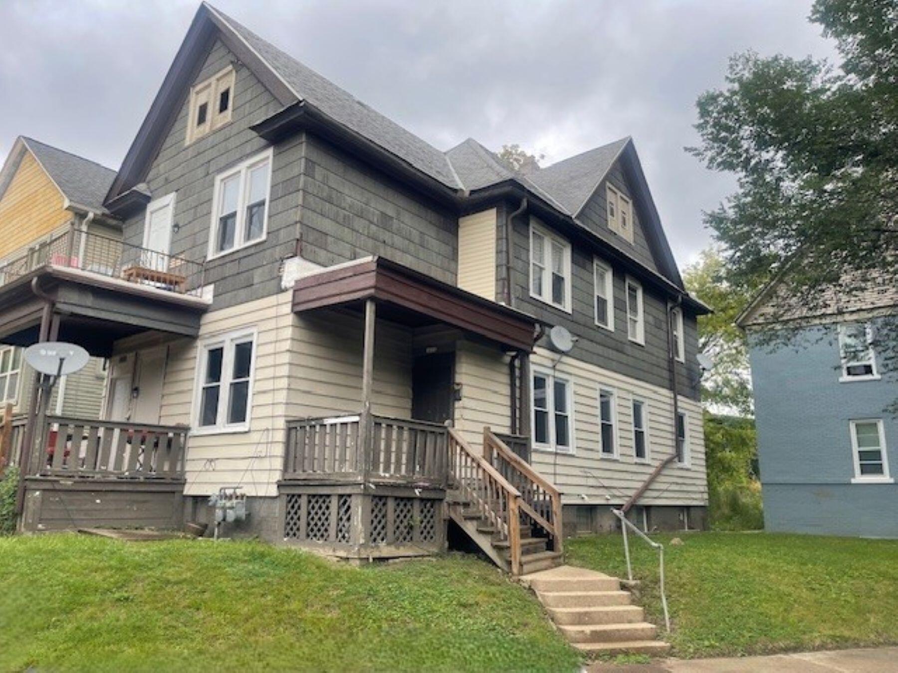 1800 N 36th St Unit: 1802